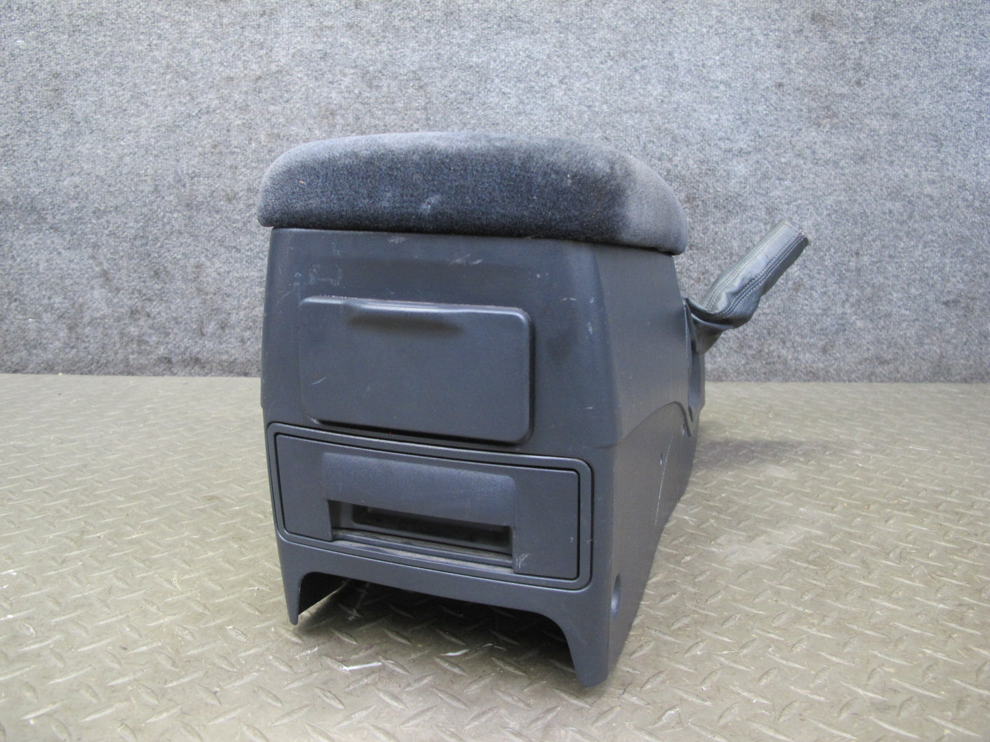 96-98 Toyota MARK2 JZX100 Tourer Center Console Trim Panel Armrest Assembly OEM