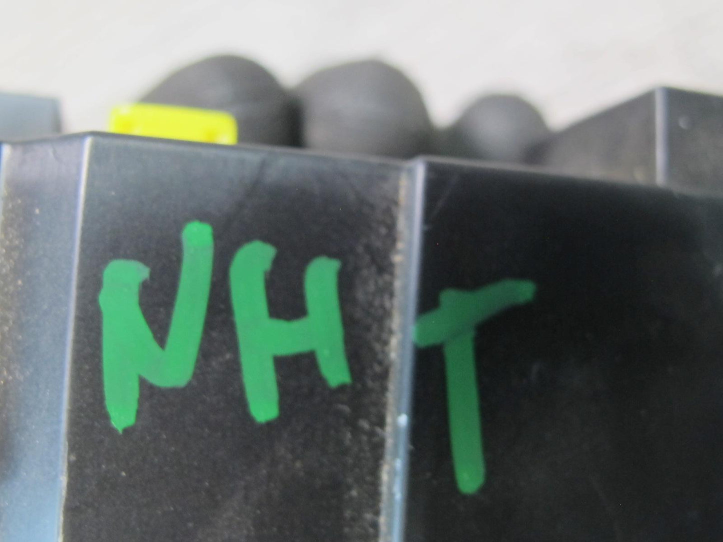 2008-2009 Hummer H2 Under Dash Cabin Junction Fuse Relay Box 25815391