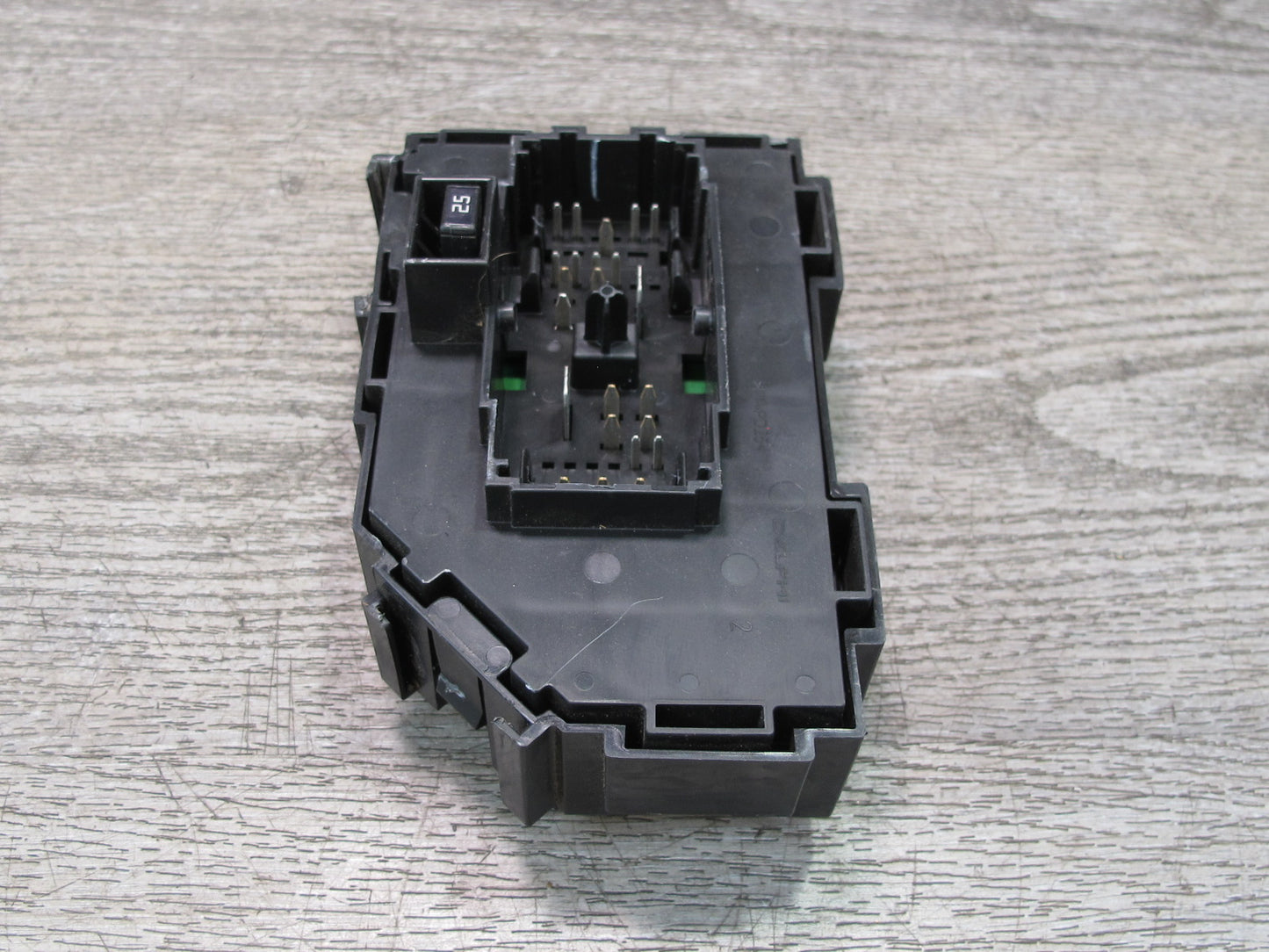 2008-2009 Hummer H2 Under Dash Cabin Junction Fuse Relay Box 25815391