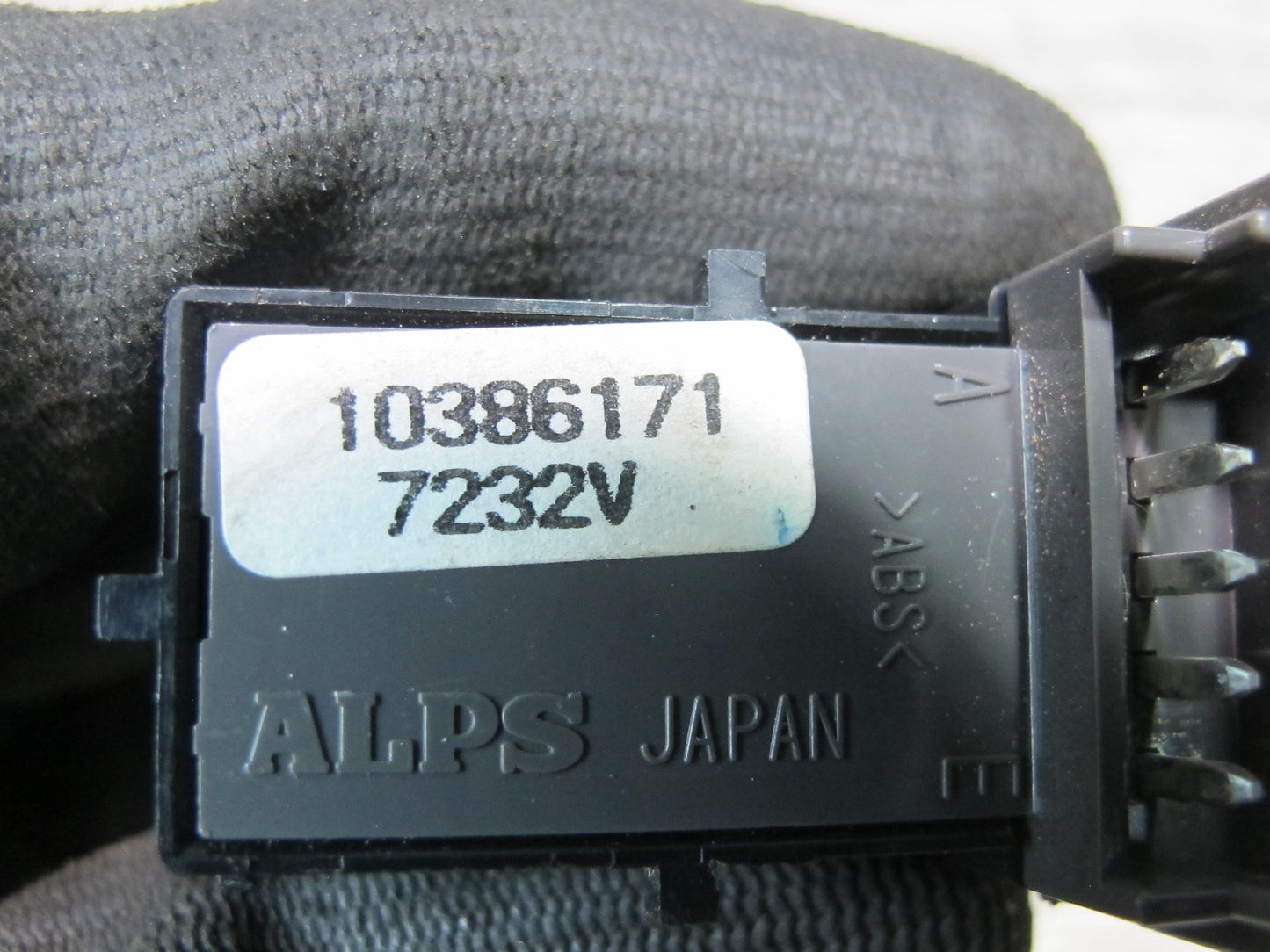 2008-2009 Hummer H2 Rear Left or Right Door Window Switch 10386171