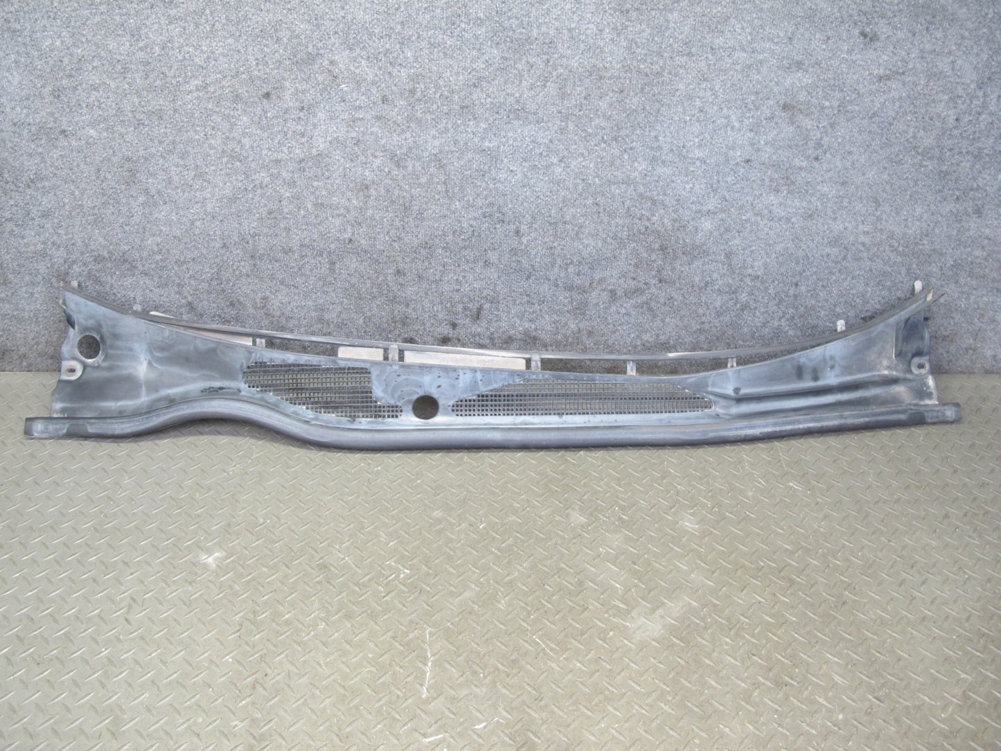 96-00 Toyota Cresta MARK2 JZX100 Front Windshield Wiper Vent Cowl Trim Panel OEM