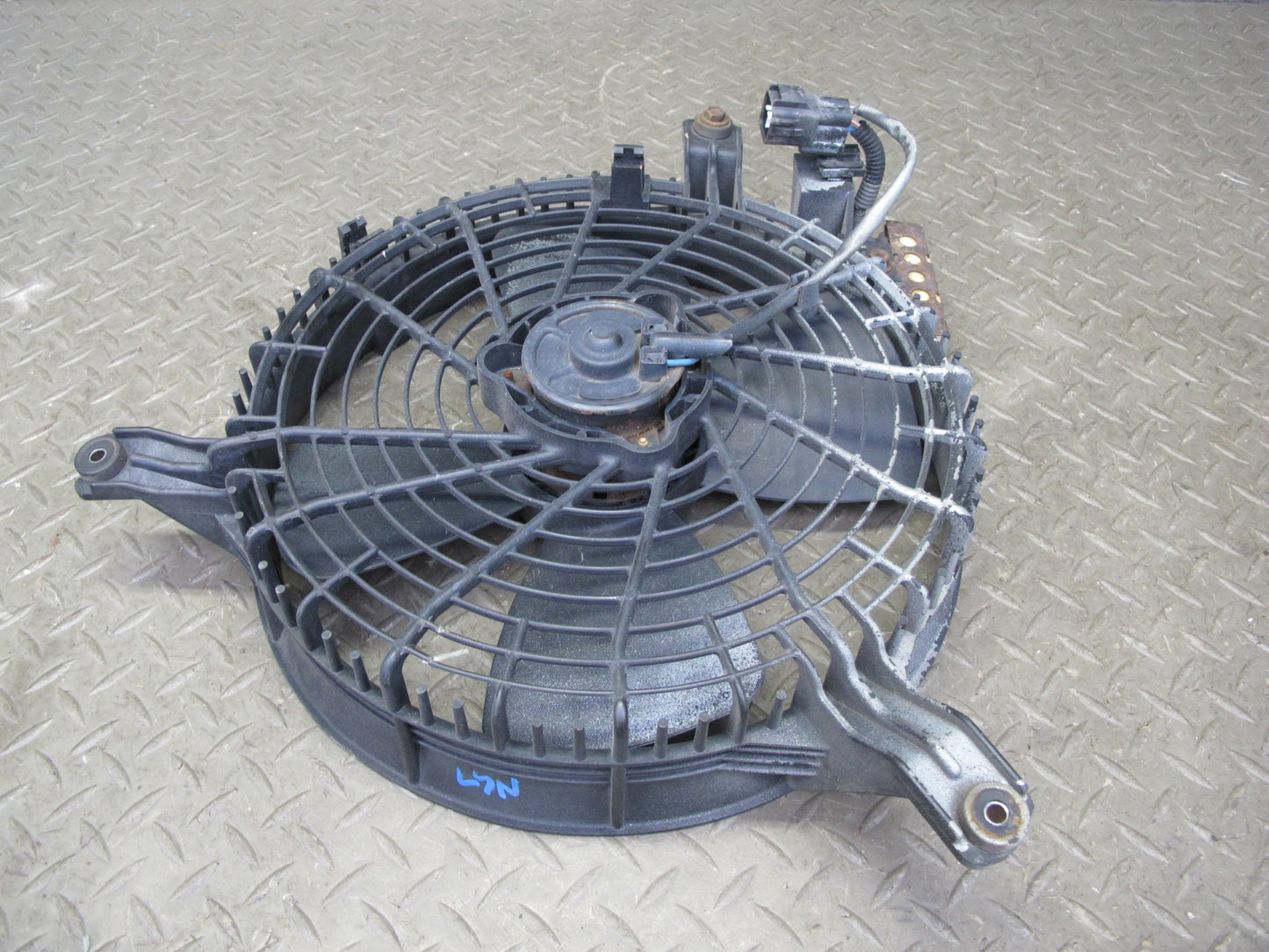 95-00 Lexus UCF20L LS400 4-BLADE Engine Cooling Fan Motor w Shroud OEM