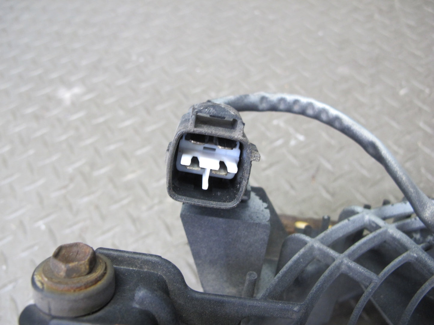 95-00 Lexus UCF20L LS400 4-BLADE Engine Cooling Fan Motor w Shroud OEM