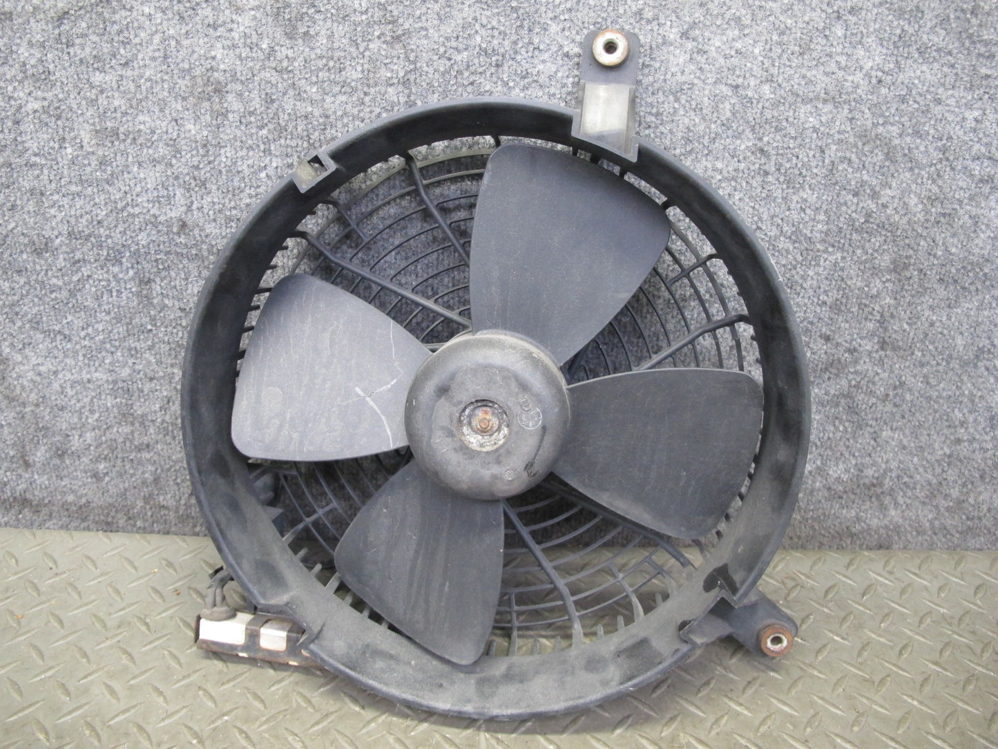 95-00 Lexus UCF20L LS400 4-BLADE Engine Cooling Fan Motor w Shroud OEM