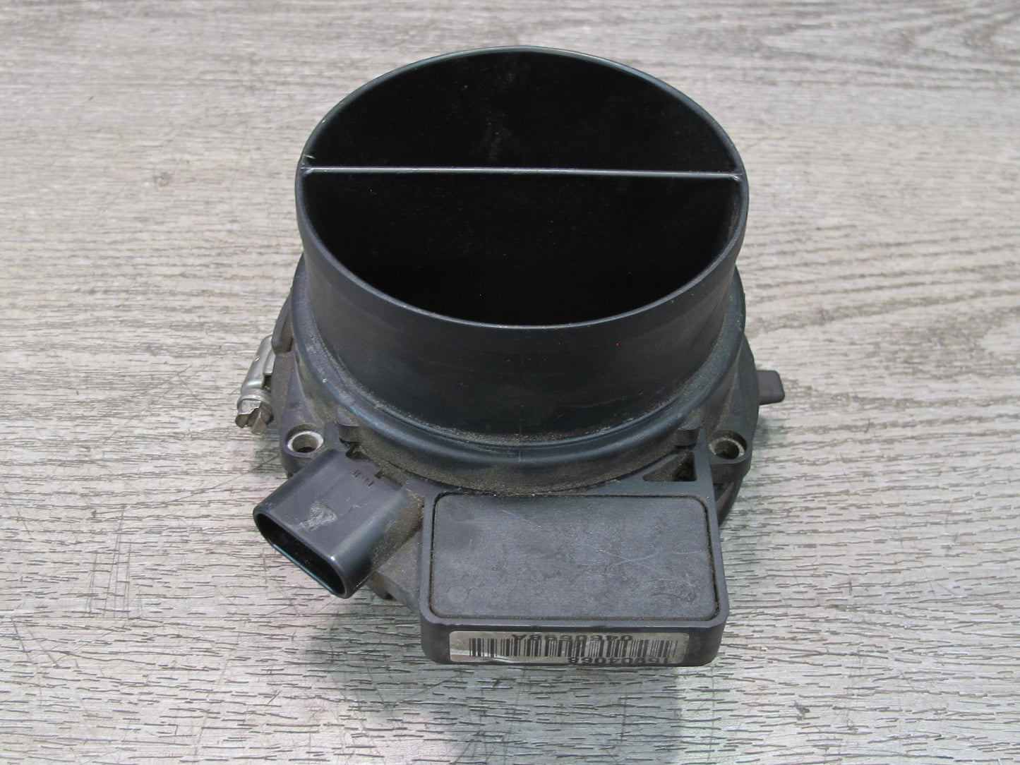 2008-2009 Hummer H2 Mass Air Flow Meter MAF Sensor 15904068