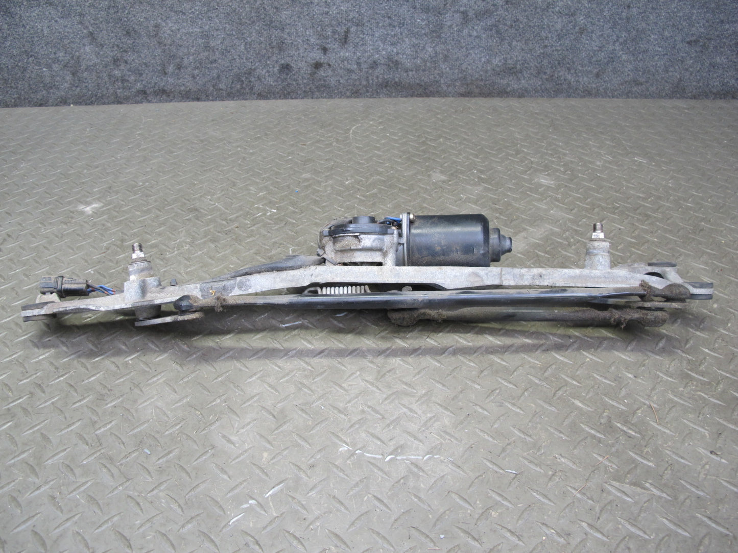 95-00 Lexus UCF20L LS400 Windshield Wiper Transmission Linkage w Motor OEM