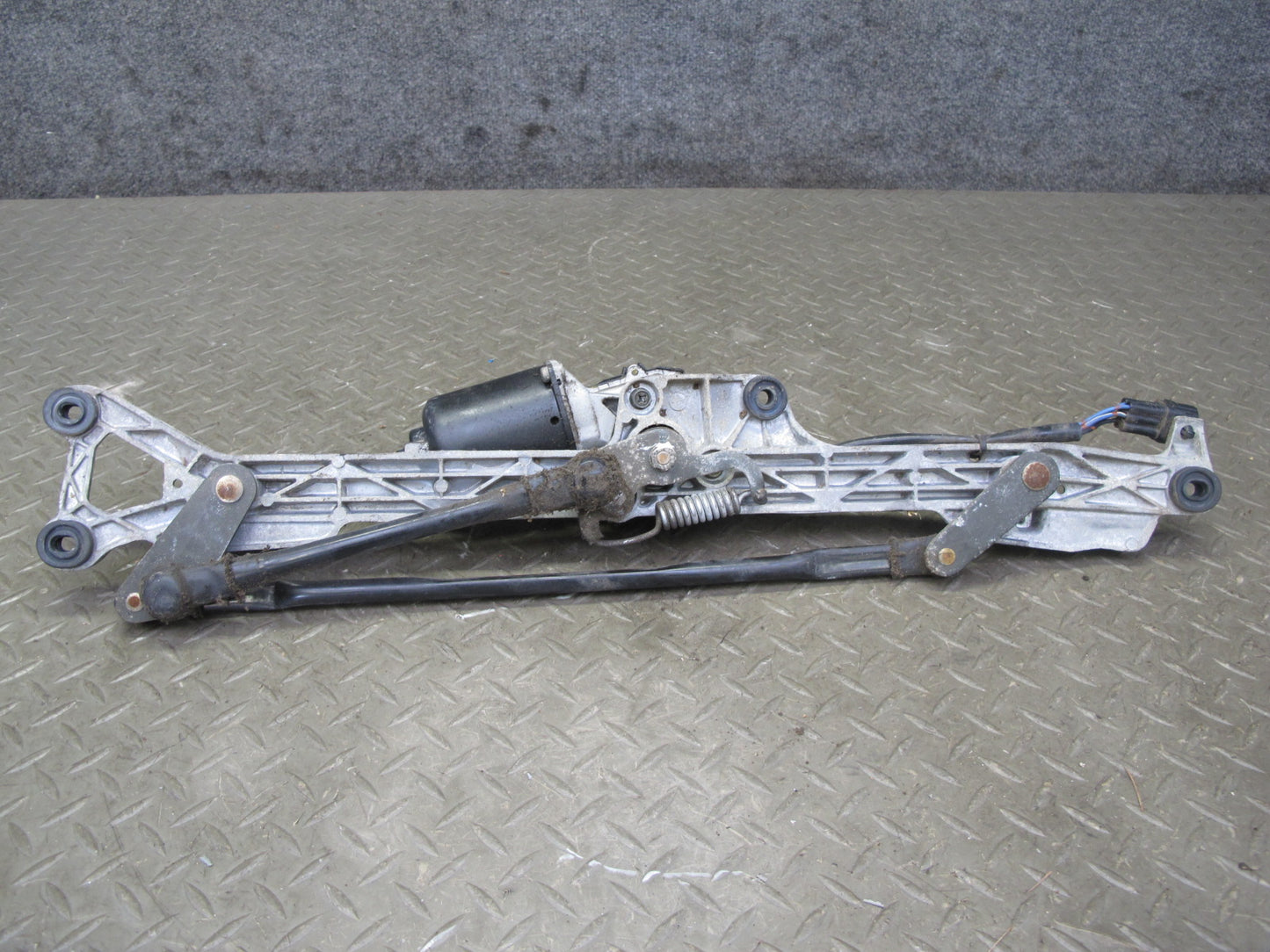 95-00 Lexus UCF20L LS400 Windshield Wiper Transmission Linkage w Motor OEM