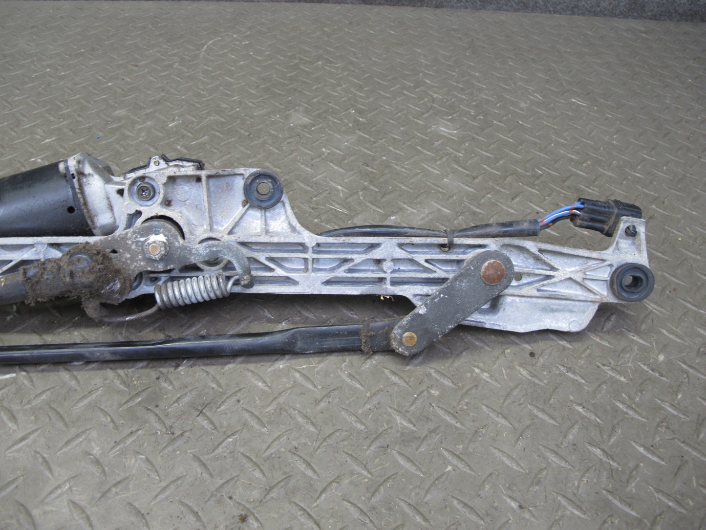 95-00 Lexus UCF20L LS400 Windshield Wiper Transmission Linkage w Motor OEM