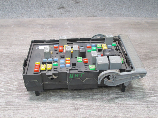 2008-2009 Hummer H2  Junction Power Distribution Fuse Relay Box