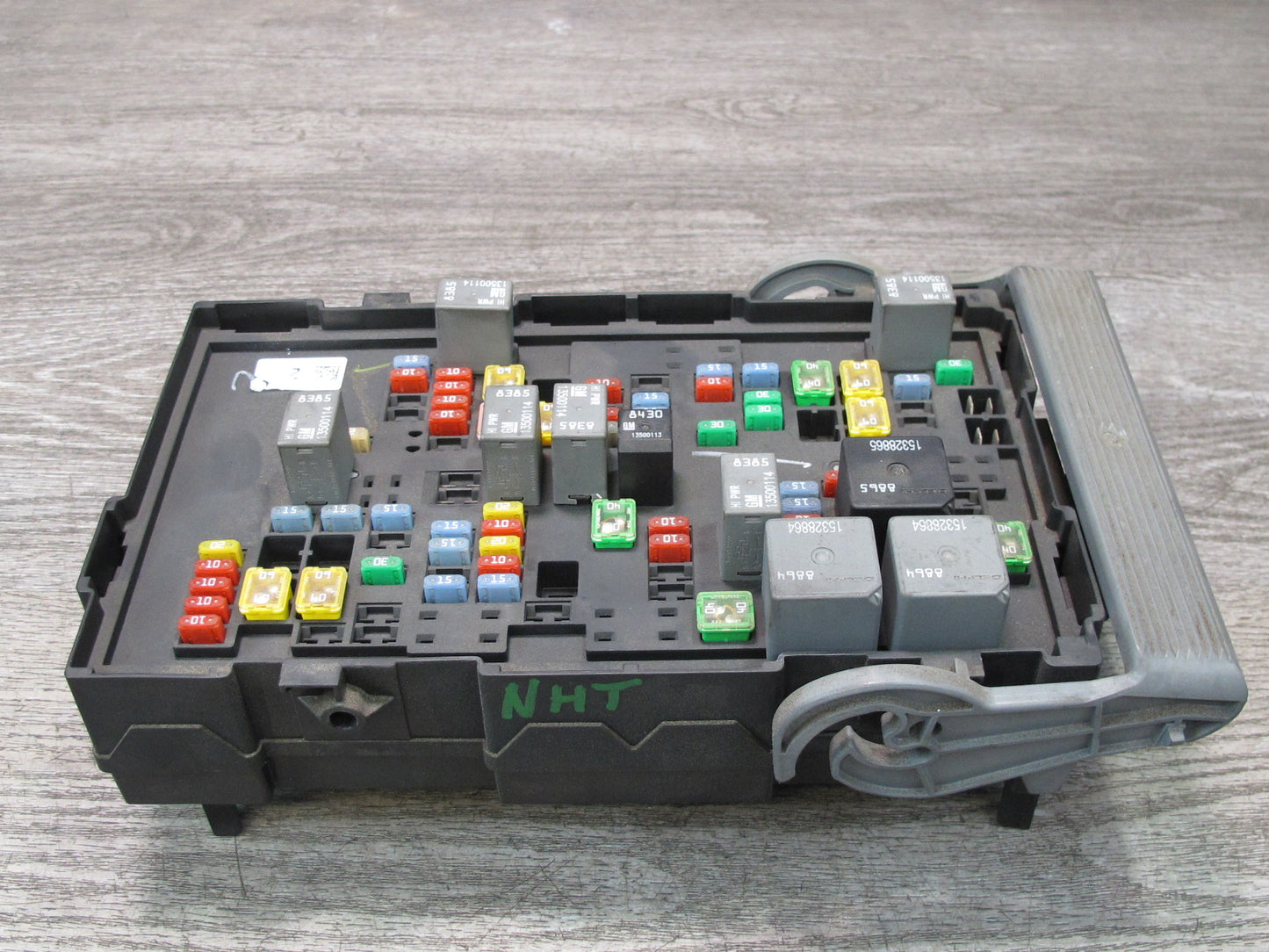 2008-2009 Hummer H2  Junction Power Distribution Fuse Relay Box