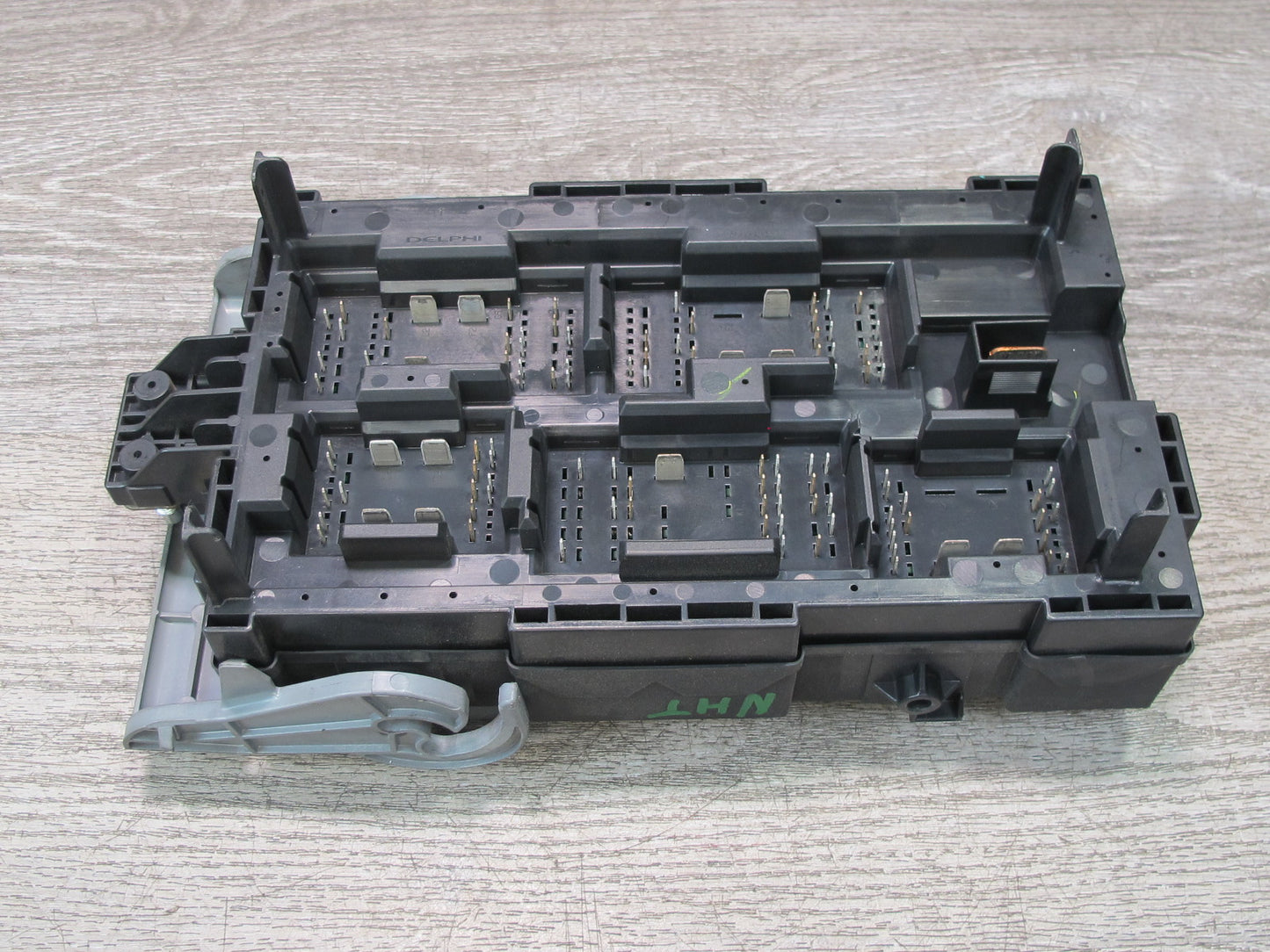 2008-2009 Hummer H2  Junction Power Distribution Fuse Relay Box