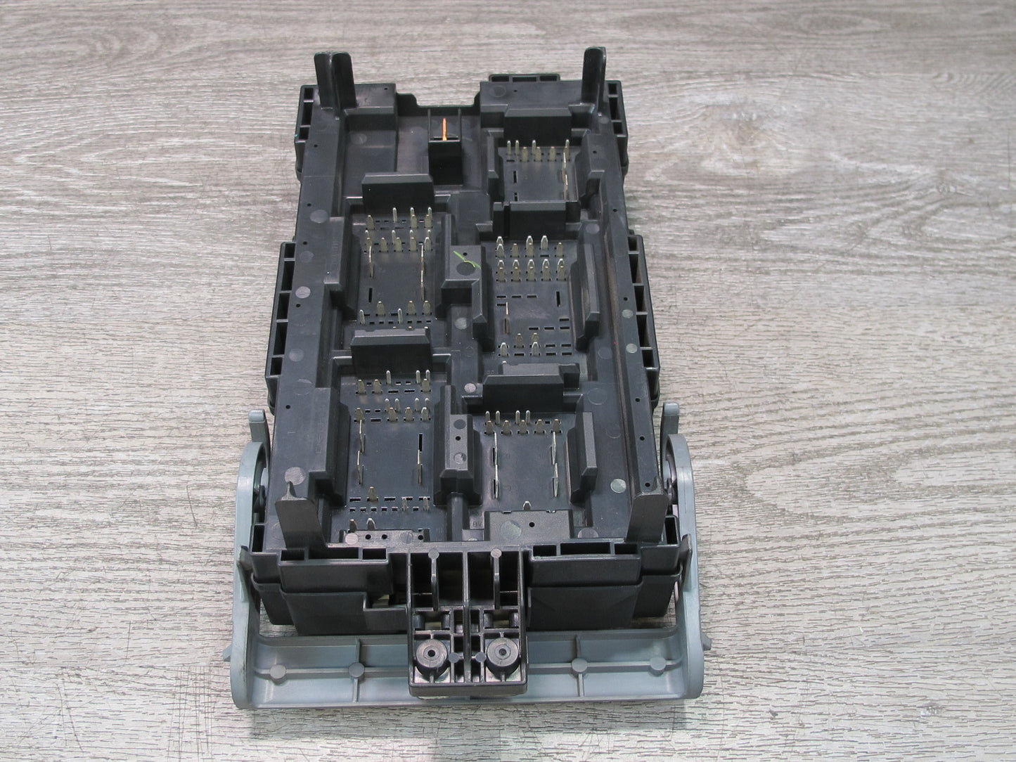 2008-2009 Hummer H2  Junction Power Distribution Fuse Relay Box