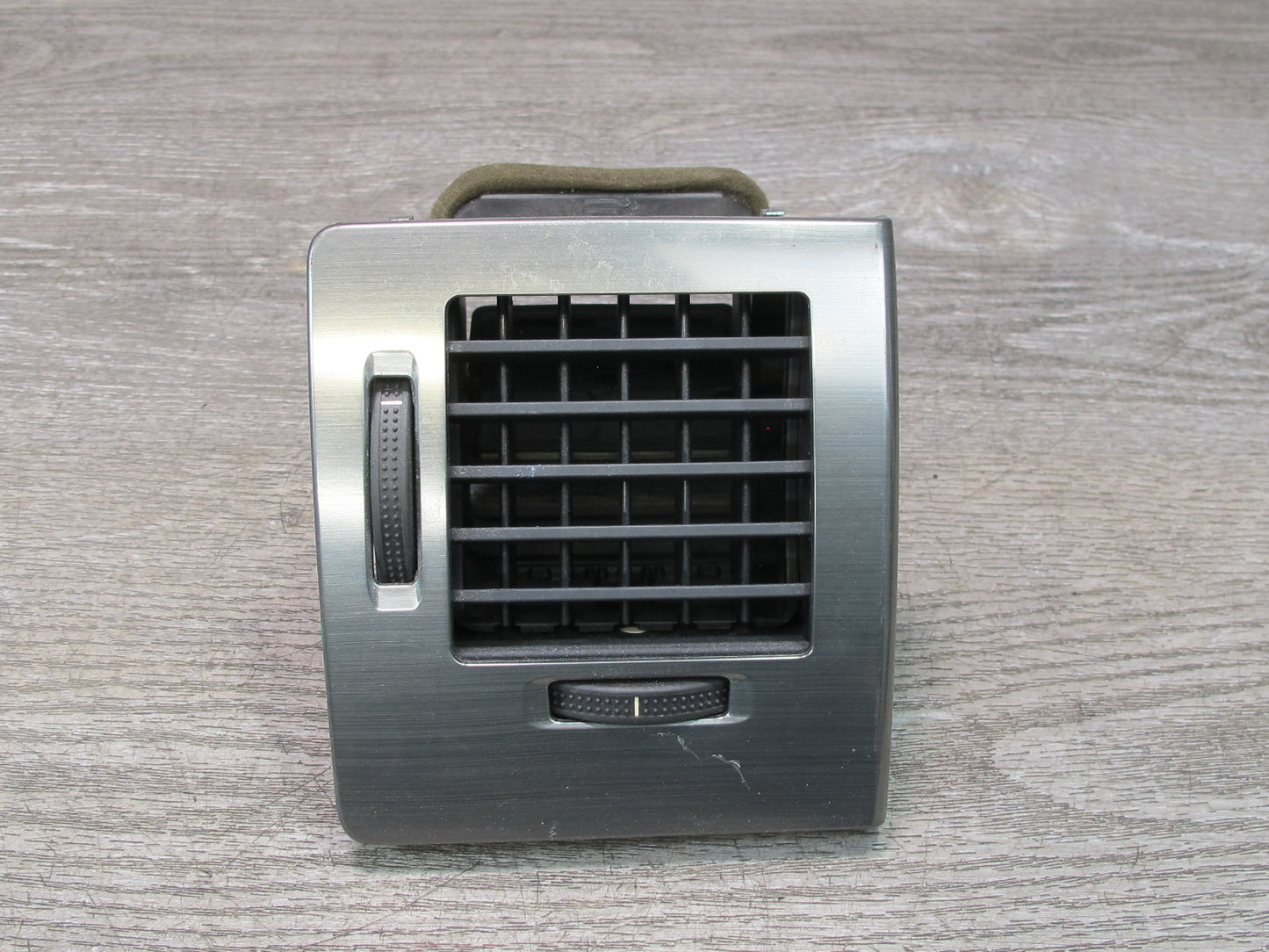 2008-2009 Hummer H2 Dash Front Right A/C Air Vent Grille