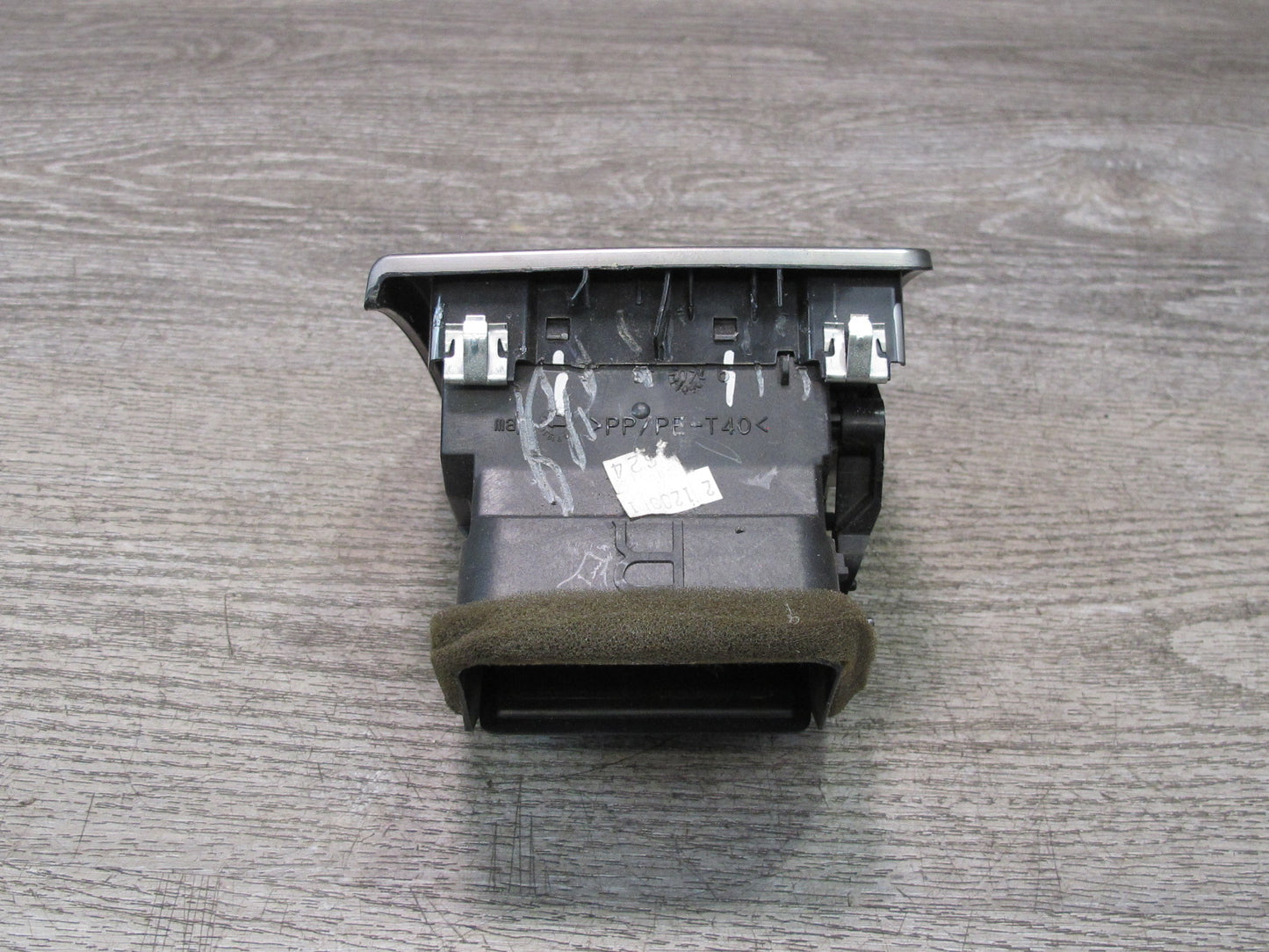 2008-2009 Hummer H2 Dash Front Right A/C Air Vent Grille