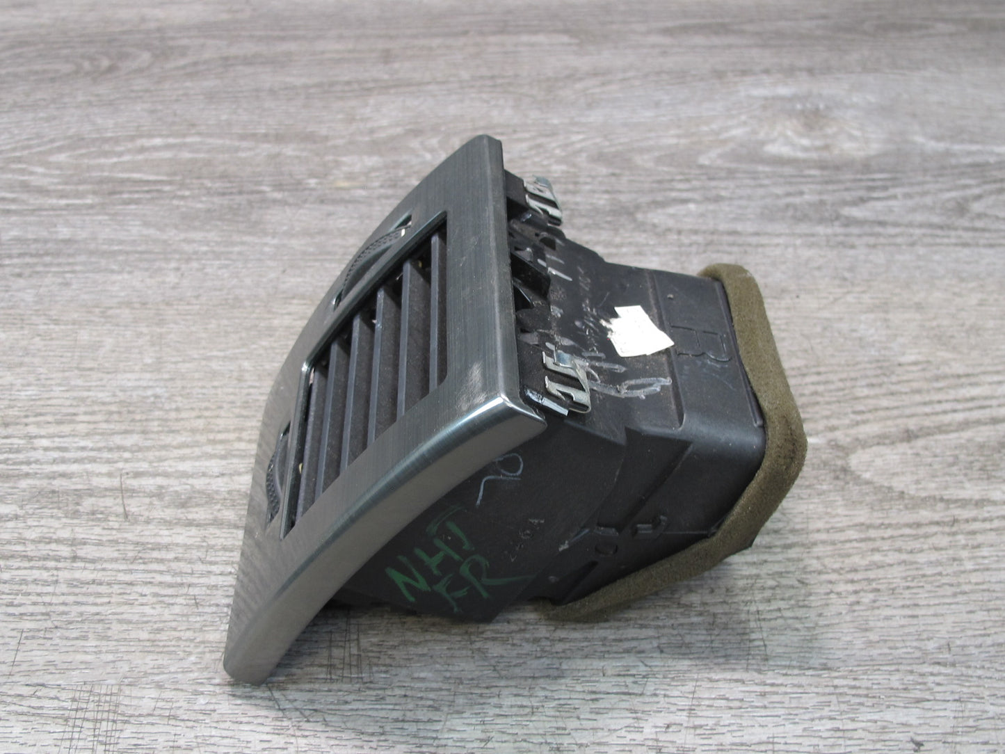 2008-2009 Hummer H2 Dash Front Right A/C Air Vent Grille