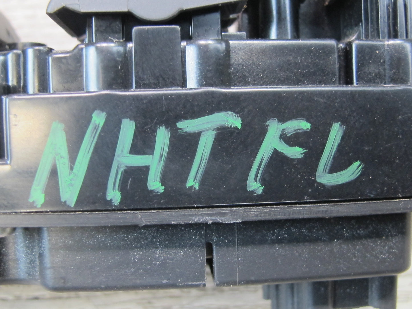 2008-2009 Hummer H2 Front Left Master Power Window Mirror Switch 10377668