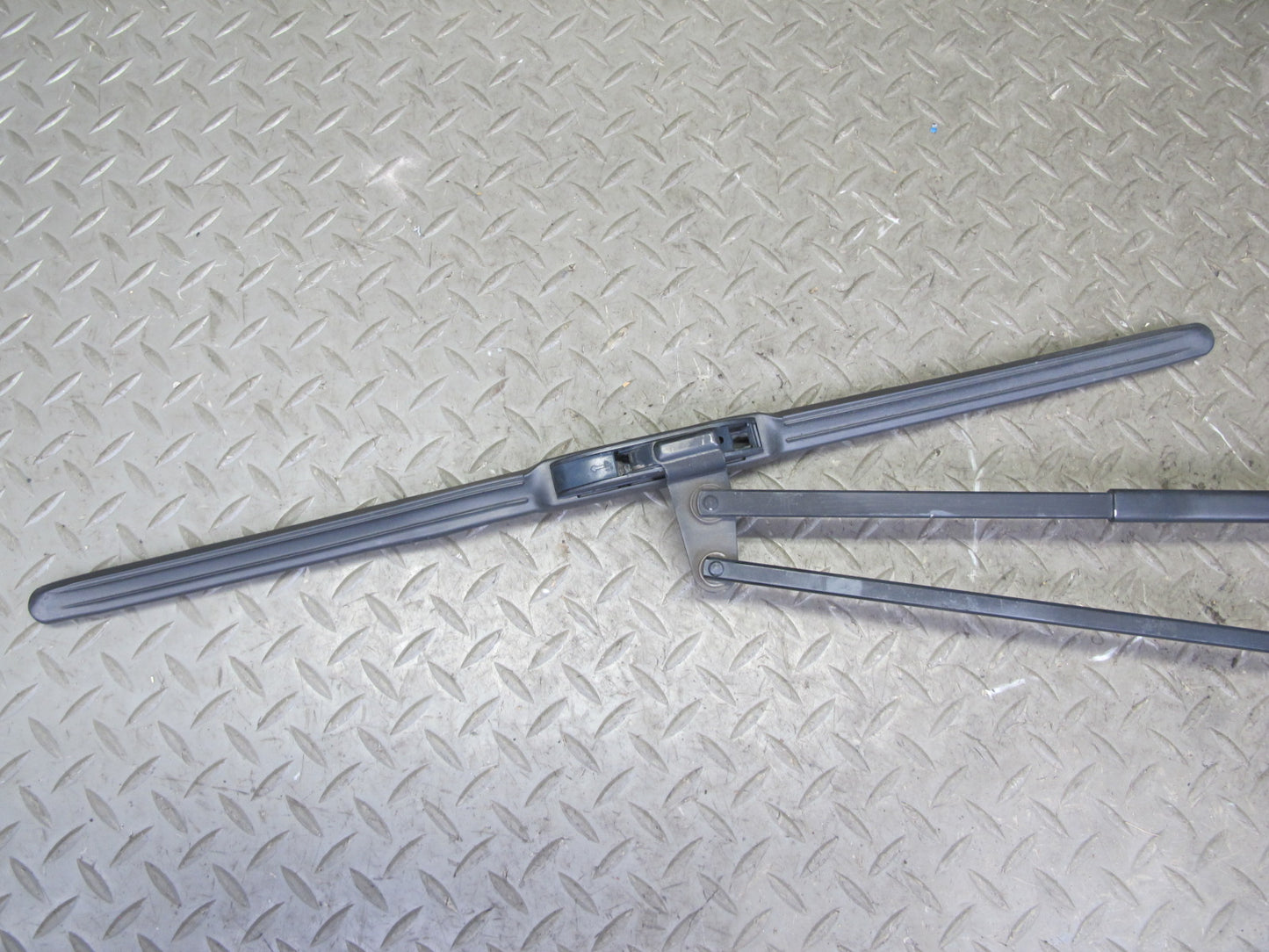 95-00 Lexus UCF20L LS400 Set of 2 Front Left & Right Windshield Wiper Arm OEM