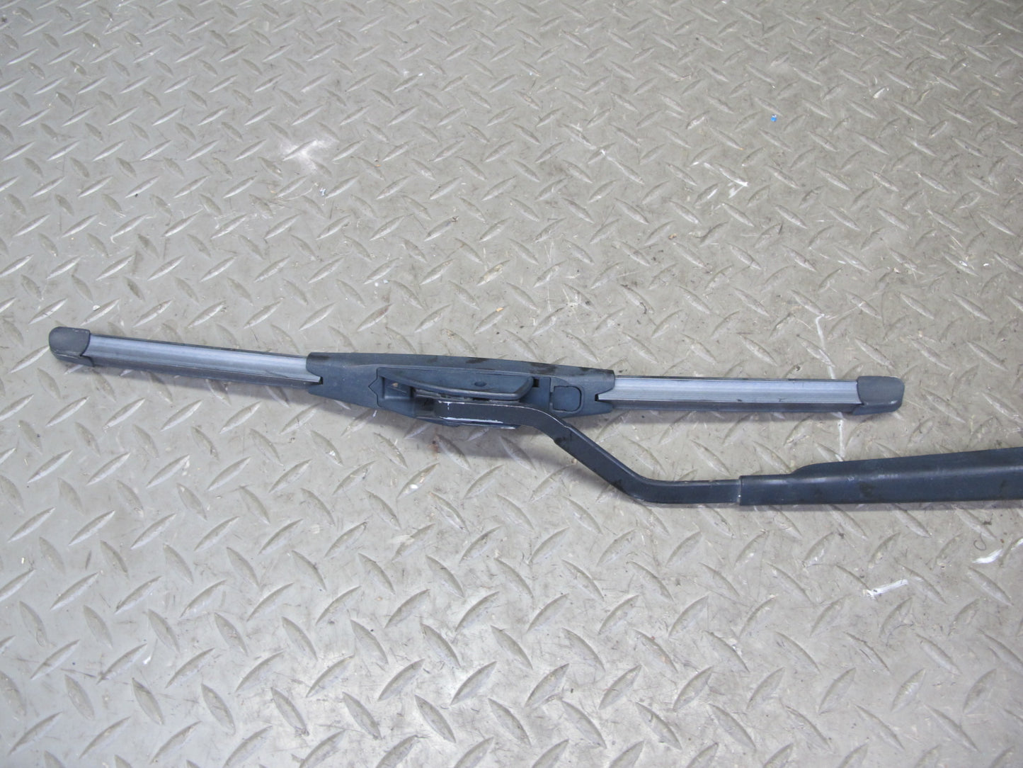 95-00 Lexus UCF20L LS400 Set of 2 Front Left & Right Windshield Wiper Arm OEM