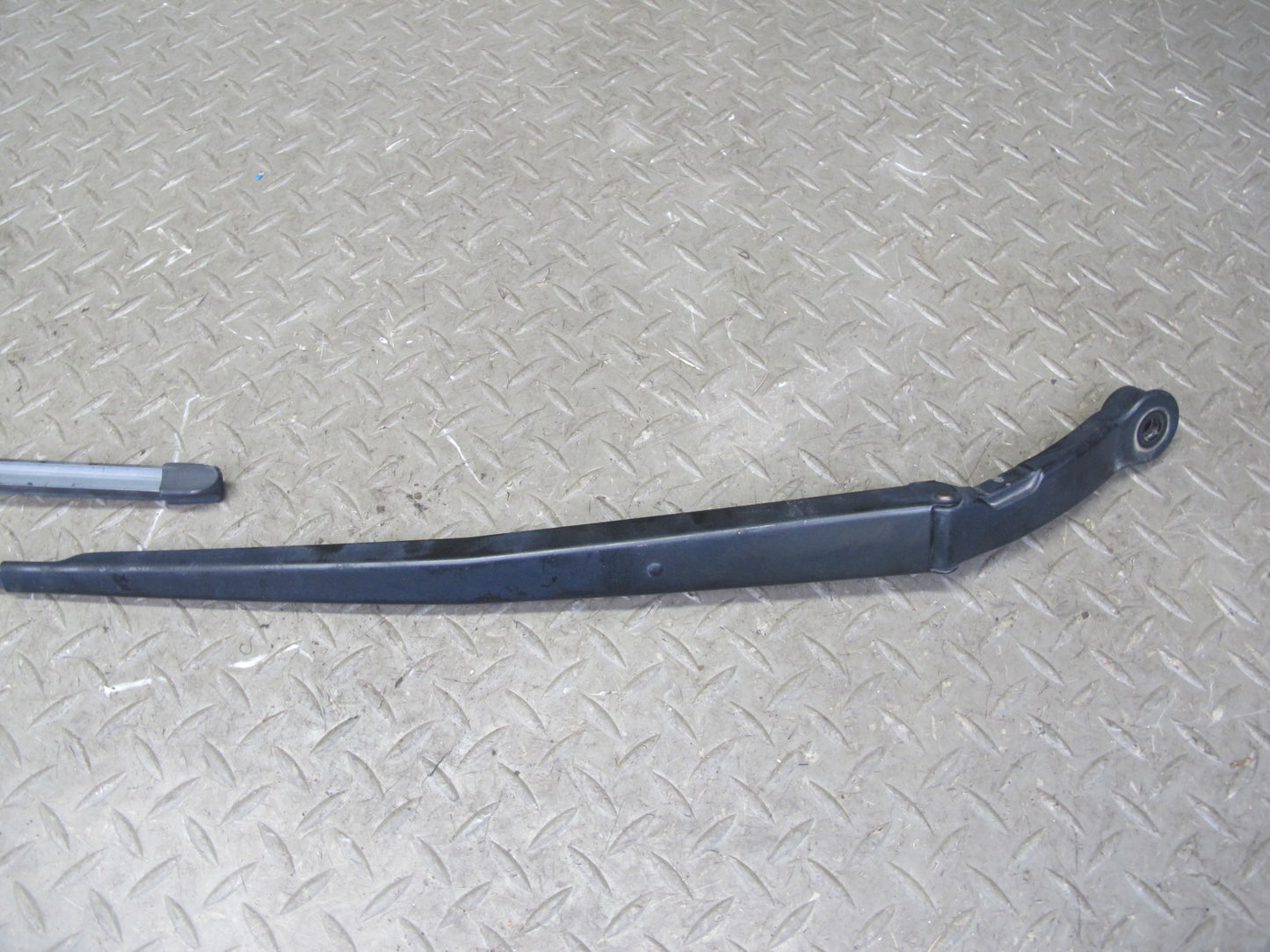 95-00 Lexus UCF20L LS400 Set of 2 Front Left & Right Windshield Wiper Arm OEM
