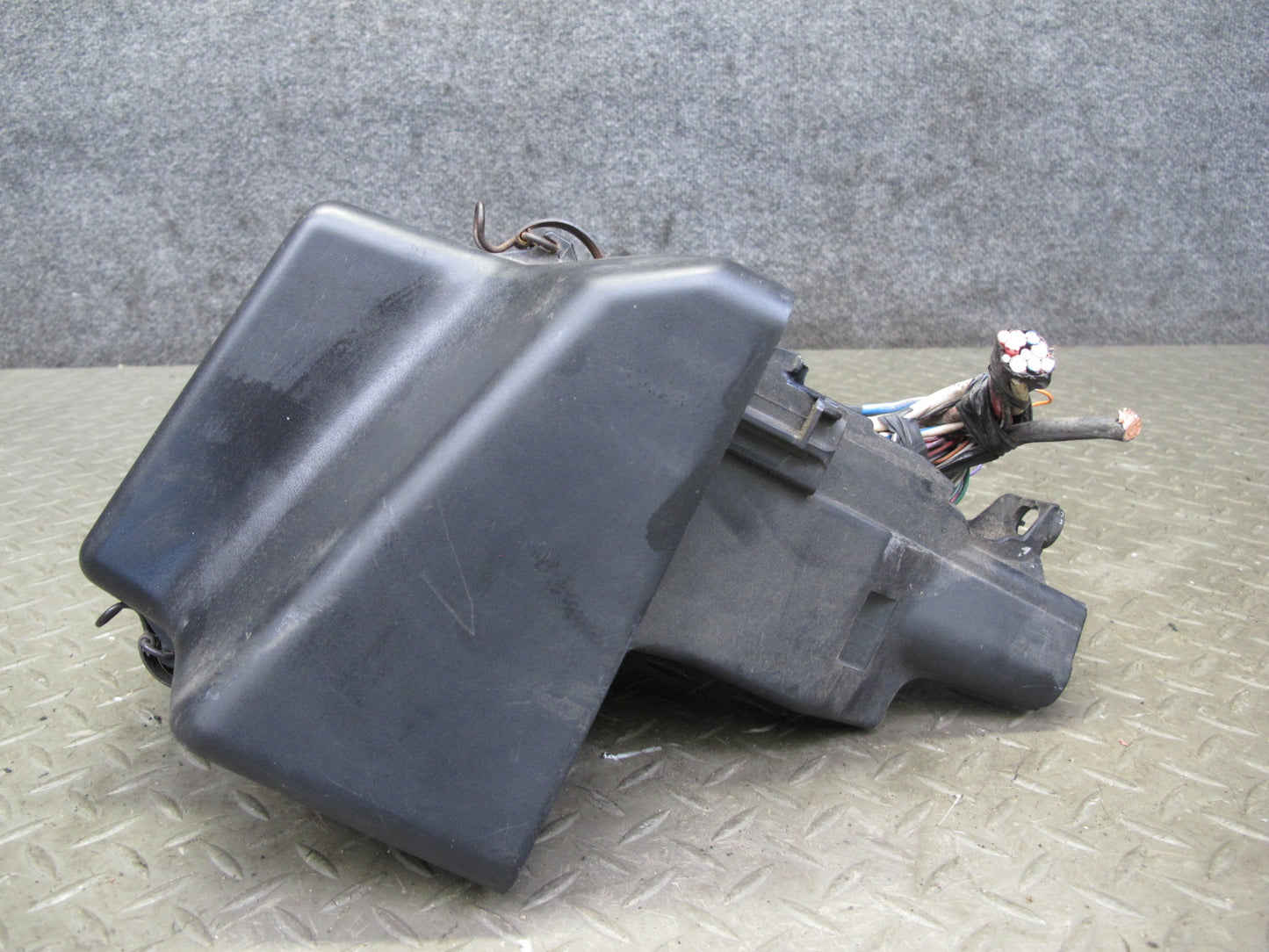 98-00 Lexus UCF20L LS400 Engine Bay Fuse Relay Box Module OEM