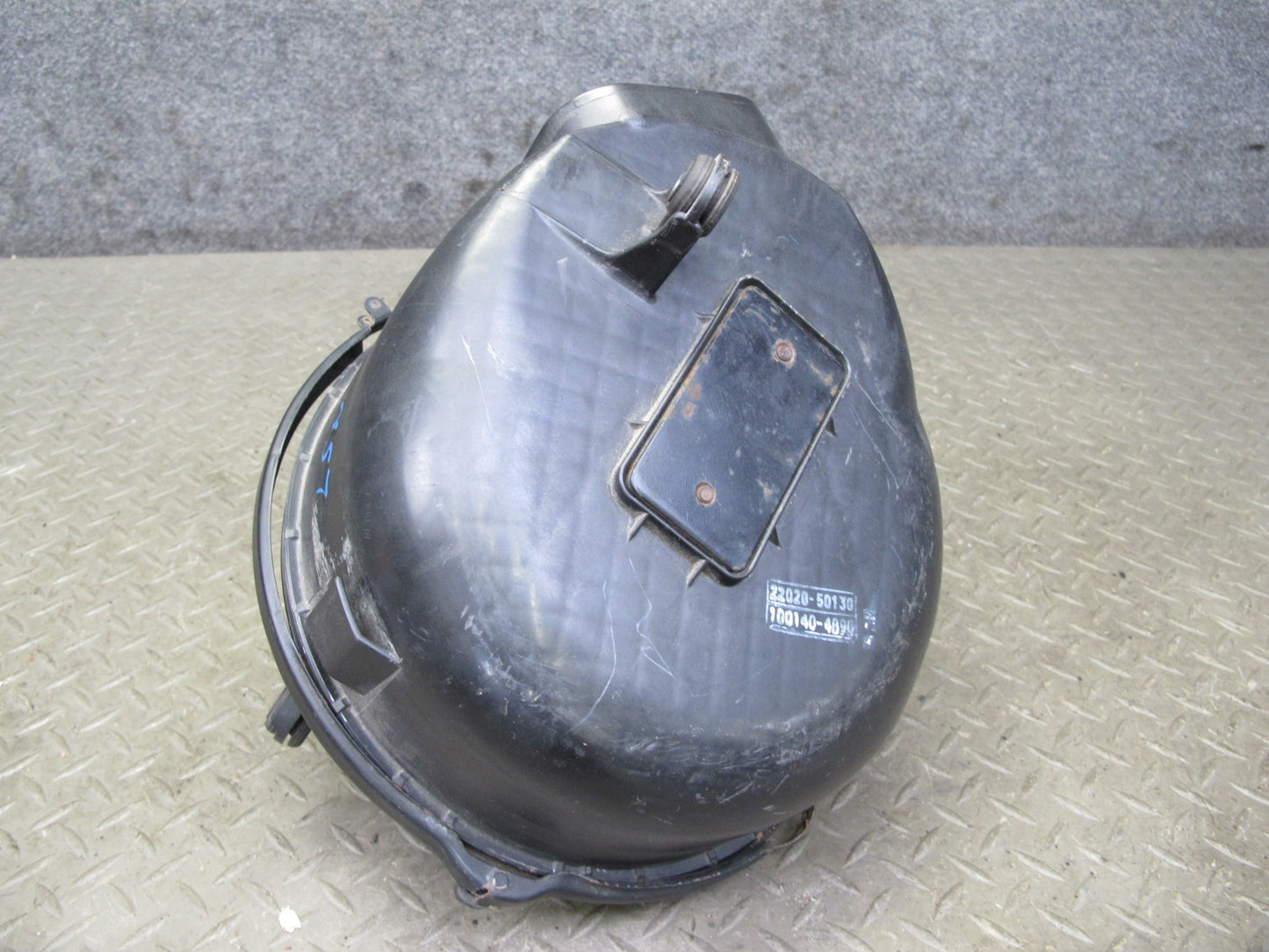 98-00 Lexus UCF20L LS400 Air Intake Cleaner Filter Box w MAF Sensor Assy OEM