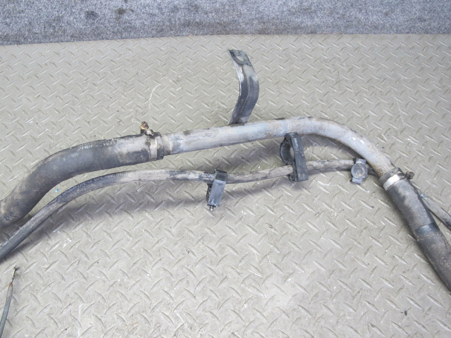 2004-2007 Hummer H2 Fuel Tank Filler Neck Pipe Line W/ Cap 15125310