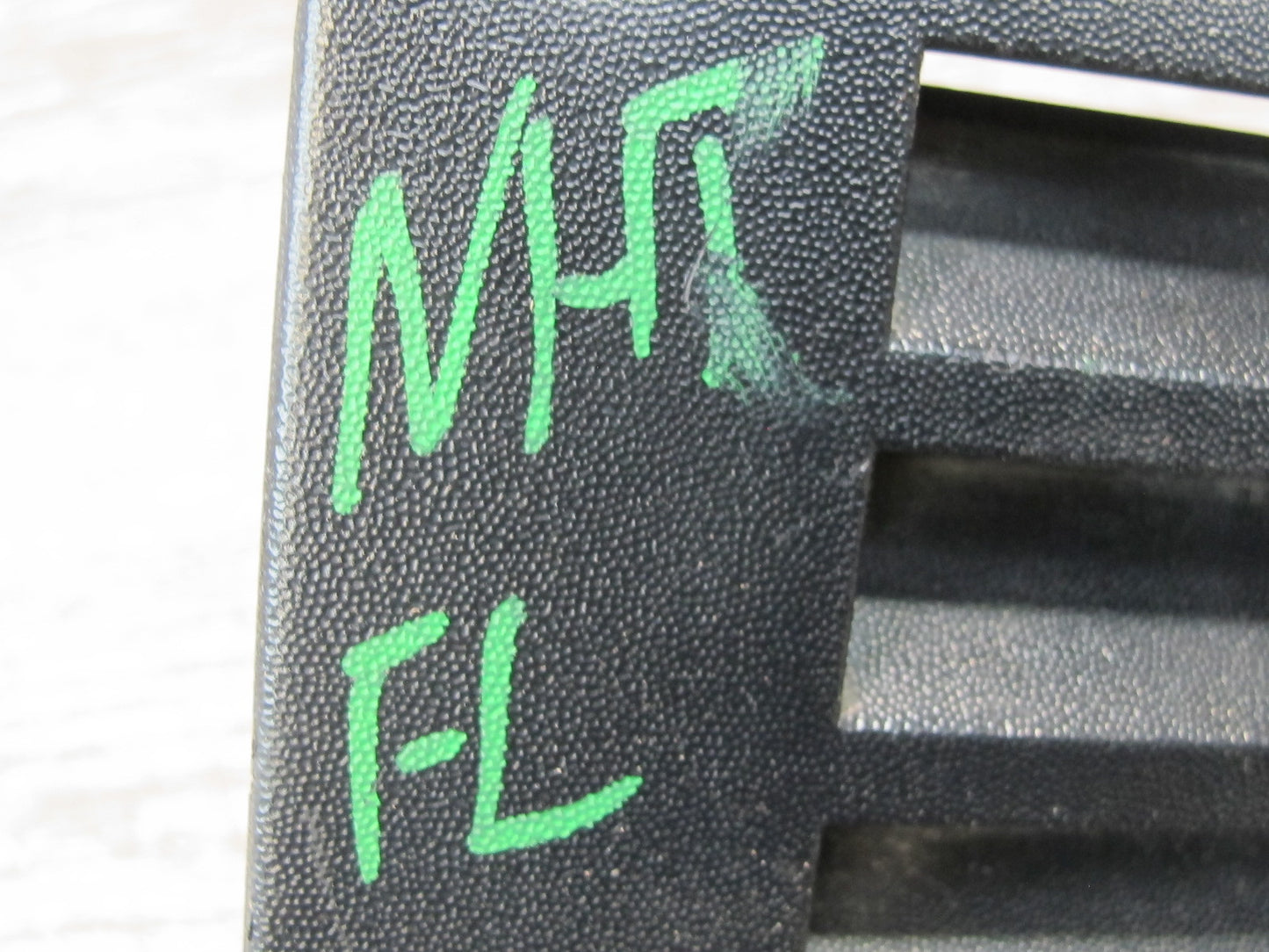 2003-2009 Hummer H2 Front Left & Right Fender Trim Grille Set of 2