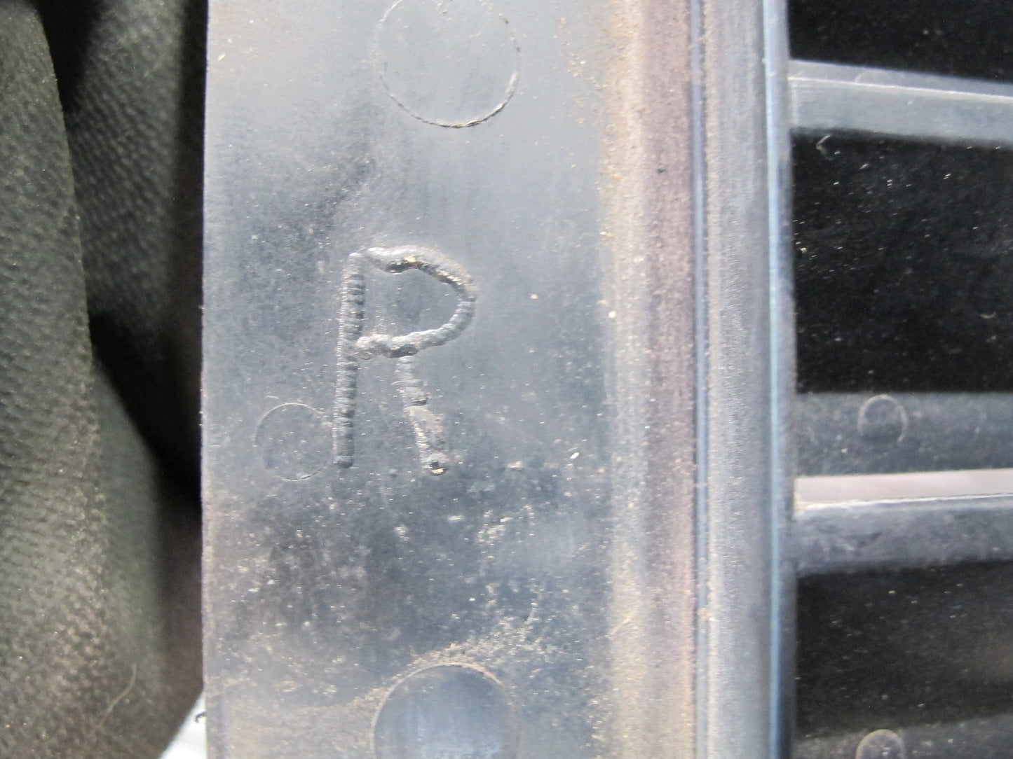 2003-2009 Hummer H2 Front Left & Right Fender Trim Grille Set of 2