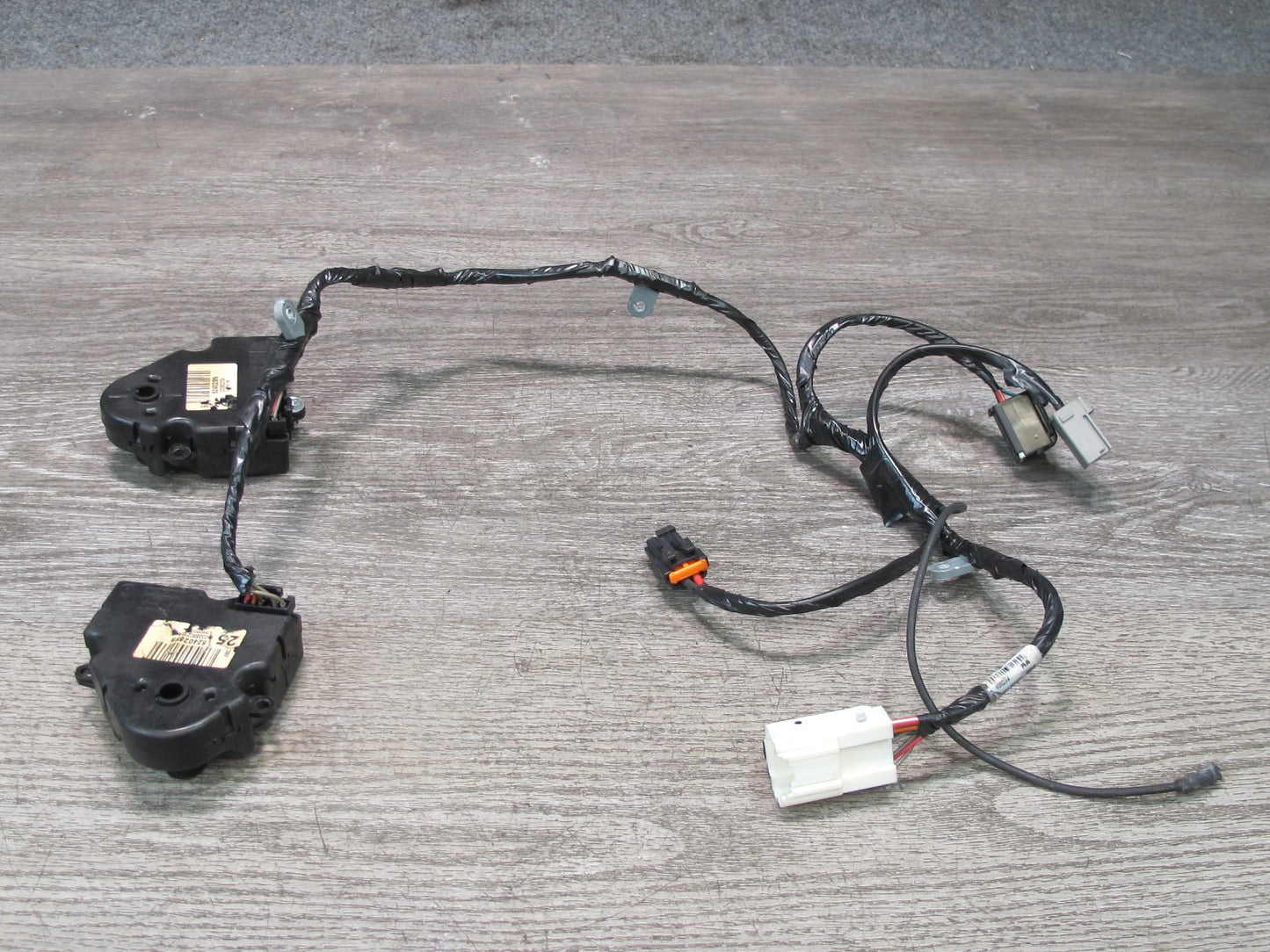 2008-2009 Hummer H2 A/C Heater Flap Door Actuator Motor Wiring Set