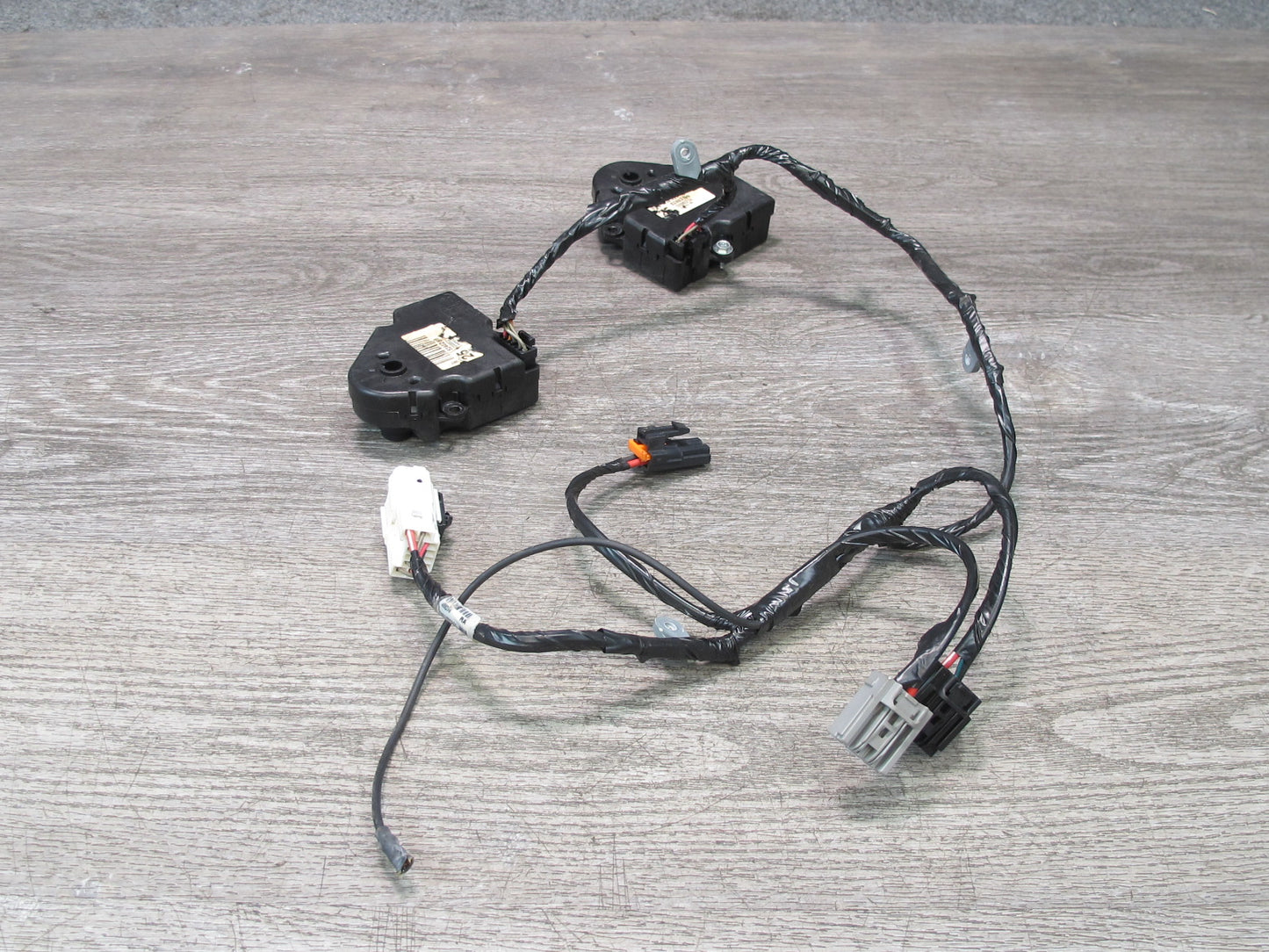 2008-2009 Hummer H2 A/C Heater Flap Door Actuator Motor Wiring Set