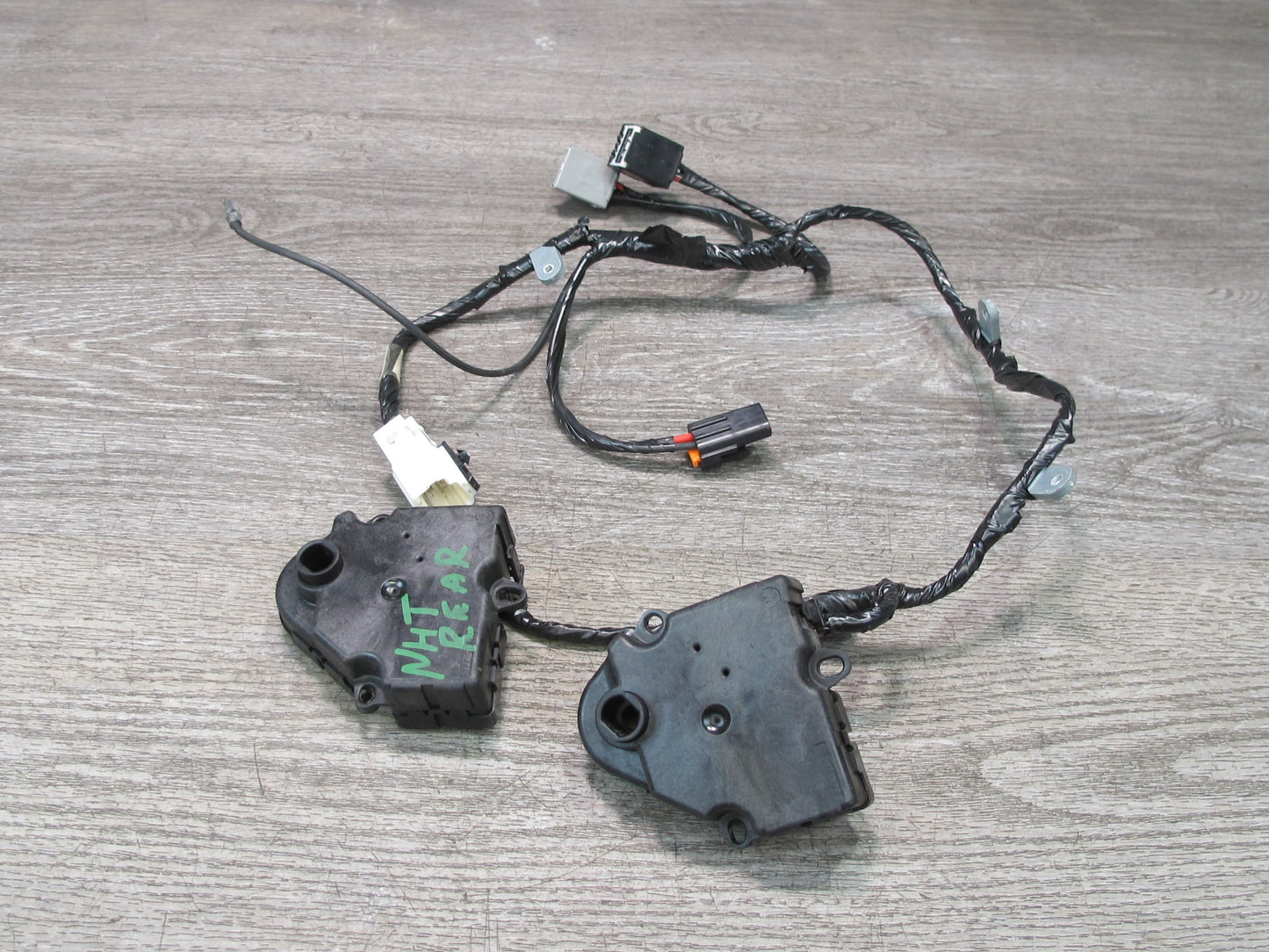 2008-2009 Hummer H2 A/C Heater Flap Door Actuator Motor Wiring Set