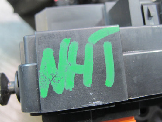 2008-2009 Hummer H2 Under Dash Cabin Junction Fuse Box 15780696