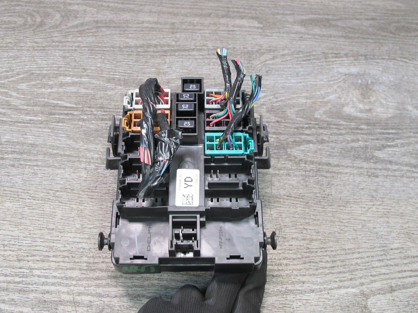 2008-2009 Hummer H2 Under Dash Cabin Junction Fuse Box 15780696