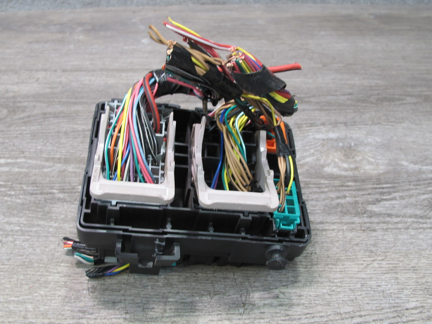 2008-2009 Hummer H2 Under Dash Cabin Junction Fuse Box 15780696