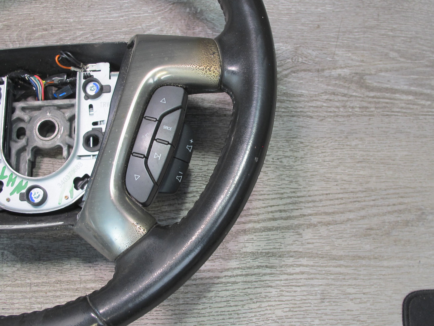 2008-2009 Hummer H2 Leather Steering w Controls & Shifters