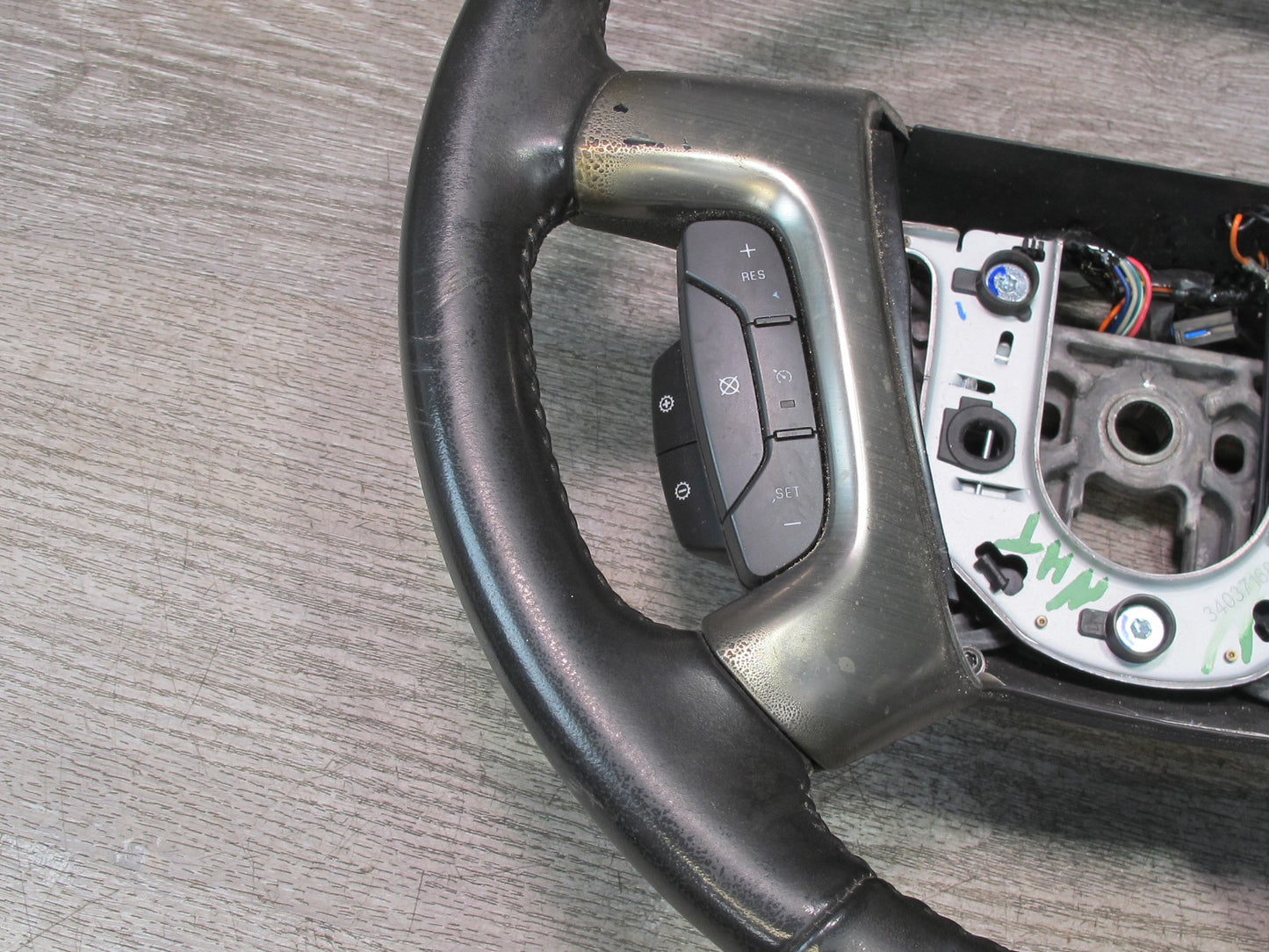 2008-2009 Hummer H2 Leather Steering w Controls & Shifters