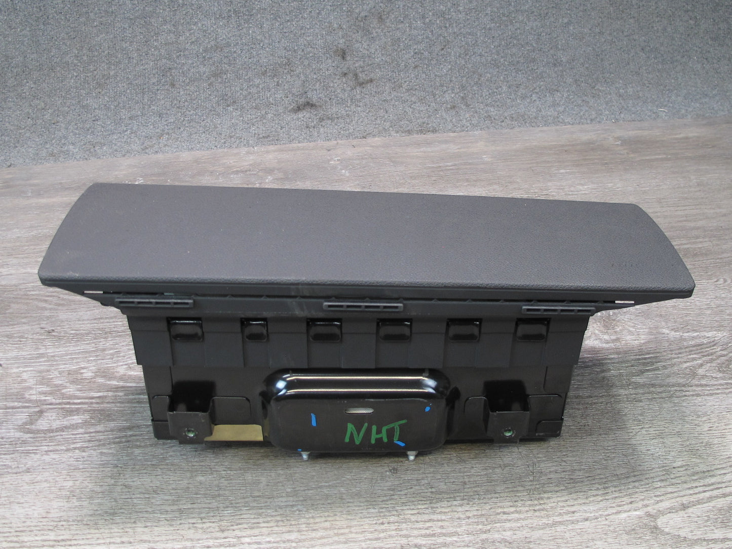 08-09 HUMMER H2 FRONT RIGHT PASSENGER SIDE DASH SRS AIRBAG OEM