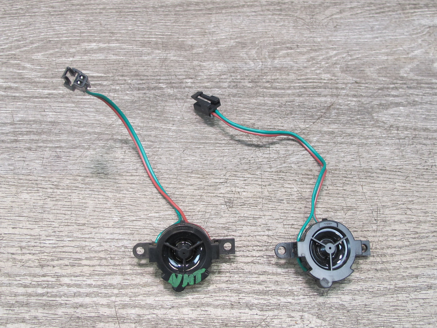 2008-2009 Hummer H2 Front Left & Right A Pillar Tweeter Speaker Set of 2