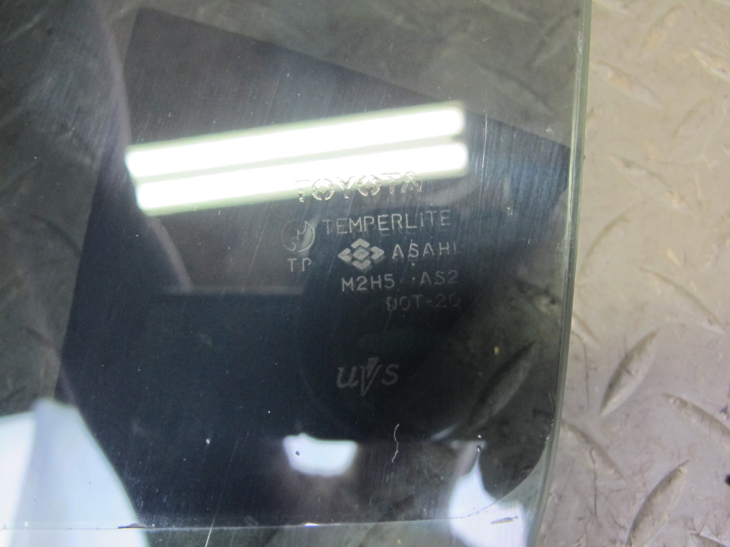 96-00 Toyota MARK2 JZX100 Tourer Front Right Door Glass Window OEM