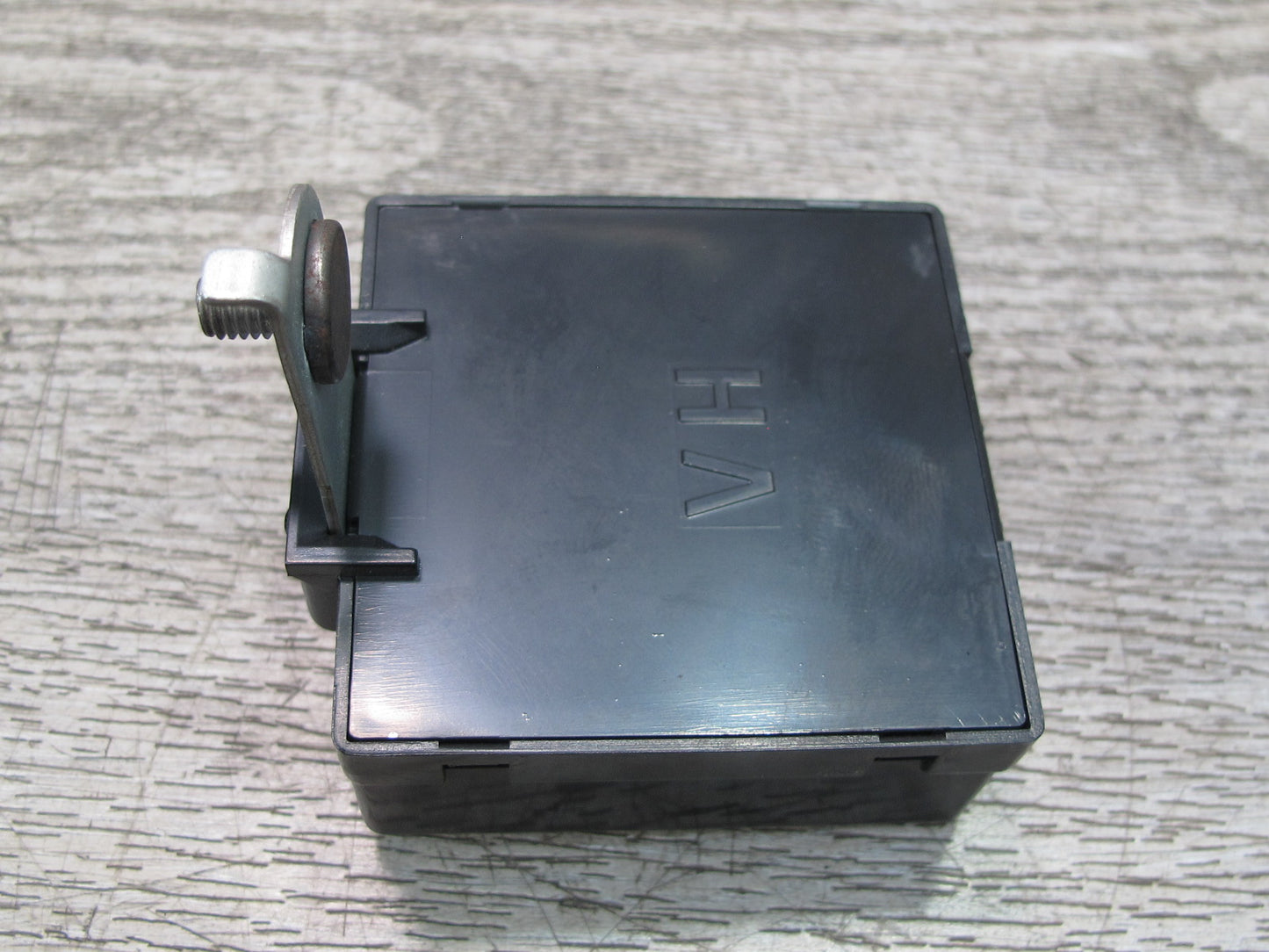 96-00 Toyota Cresta MARK2 JZX100 Lamp Failure Control Module 89373-22310 OEM