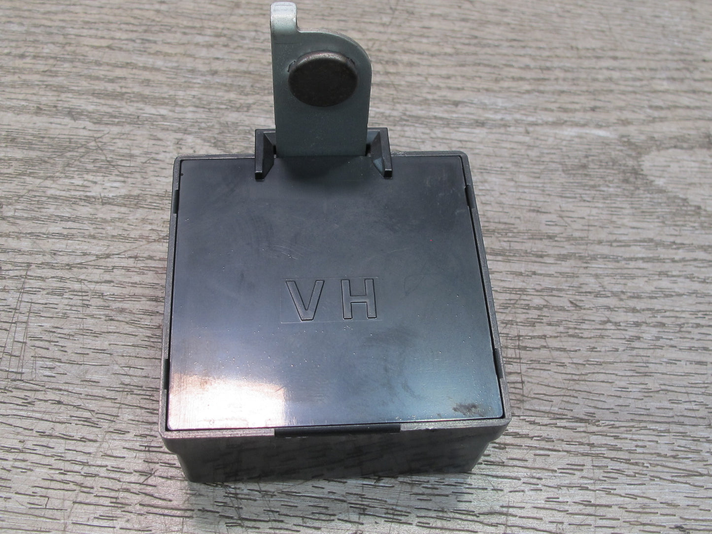 96-00 Toyota Cresta MARK2 JZX100 Lamp Failure Control Module 89373-22310 OEM