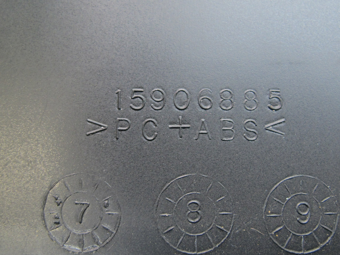 2008-2009 Hummer H2 Instrument Panel Cluster Gauge Trim Bezel Panel 15906885