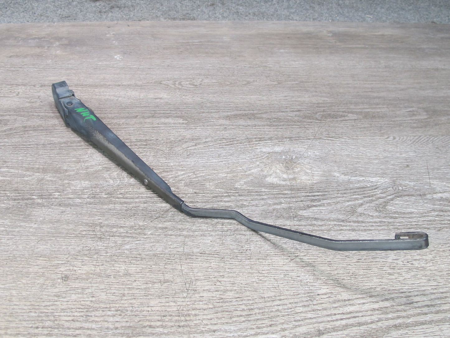 2008-2009 Hummer H2 Front Left & Right Wiper Arm Set of 2