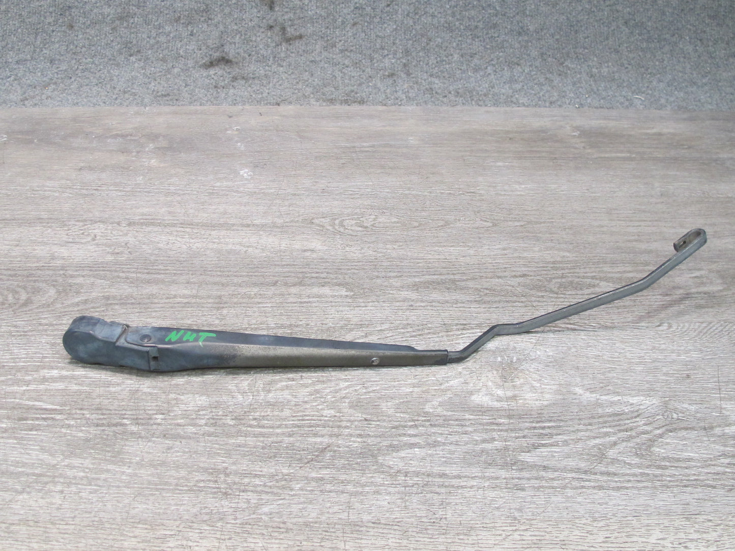 2008-2009 Hummer H2 Front Left & Right Wiper Arm Set of 2