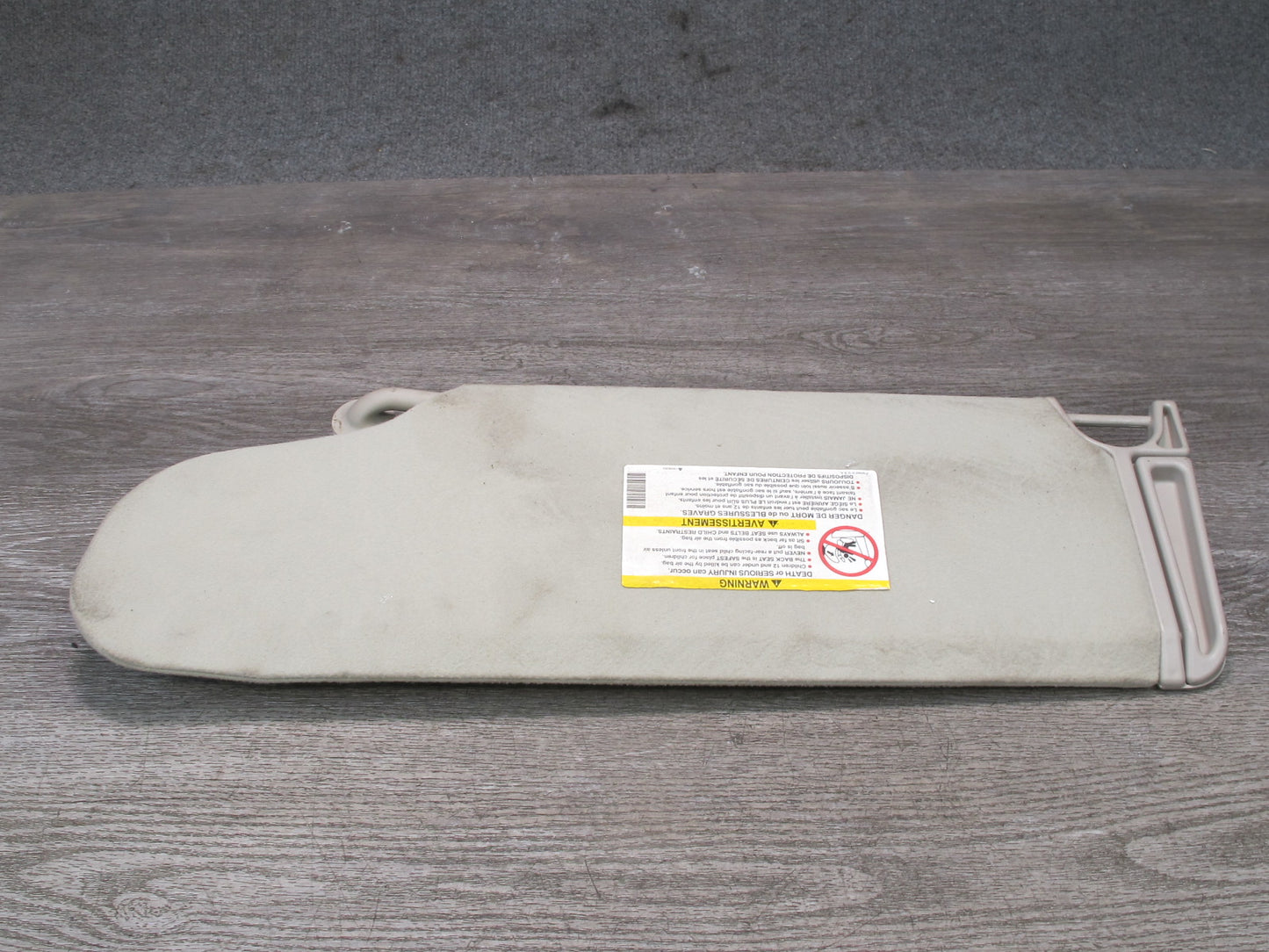 2003-2007 Hummer H2 Front Right Pass Side Sun Visor Shade W/ Mirror