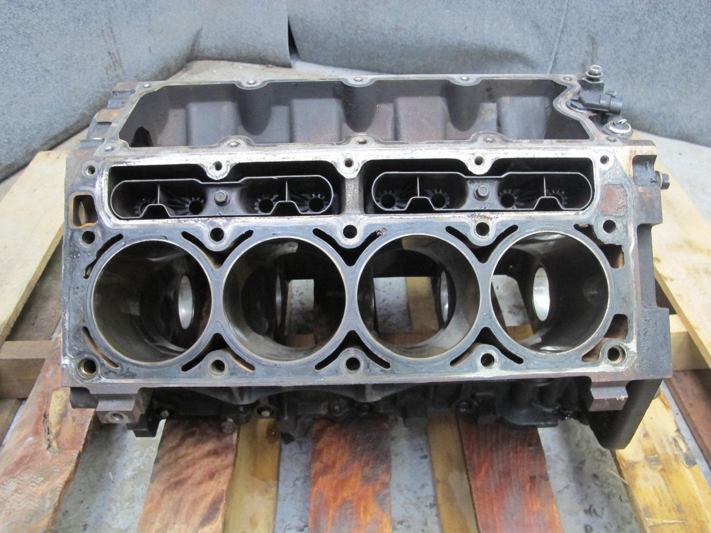 2003-2007 Hummer H2 6.0L Vortec LQ4 Gas Engine Motor Block