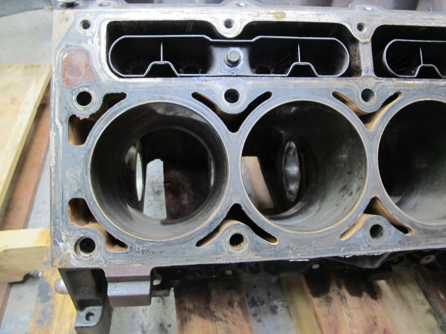 2003-2007 Hummer H2 6.0L Vortec LQ4 Gas Engine Motor Block