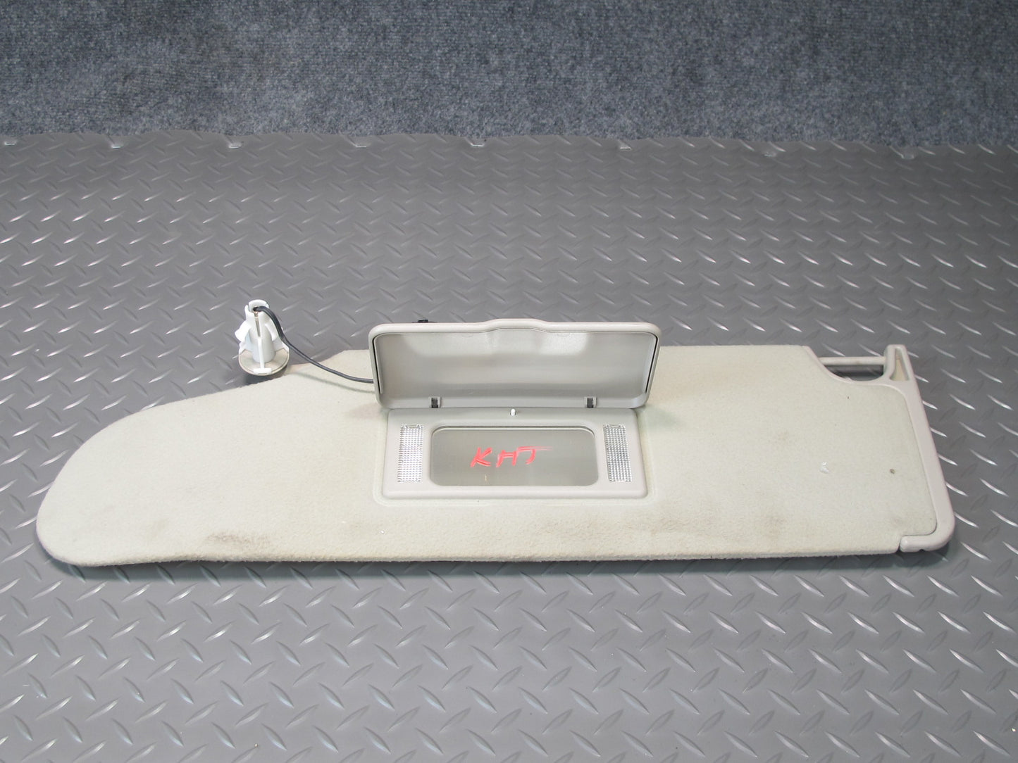 2003-2007 Hummer H2 Front Left Driver Side Sun Visor Shade W/ Mirror