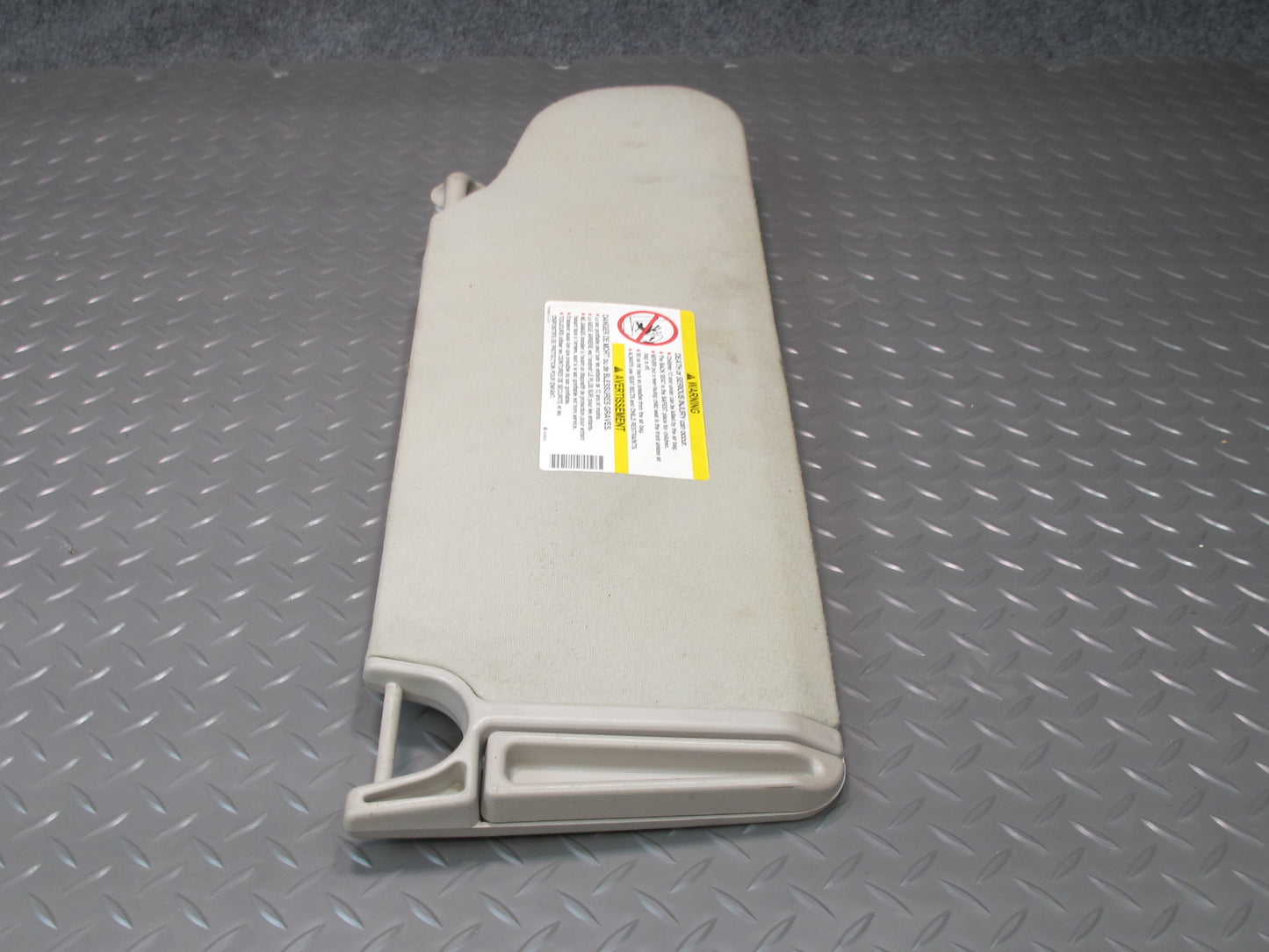 2003-2007 Hummer H2 Front Left Driver Side Sun Visor Shade W/ Mirror