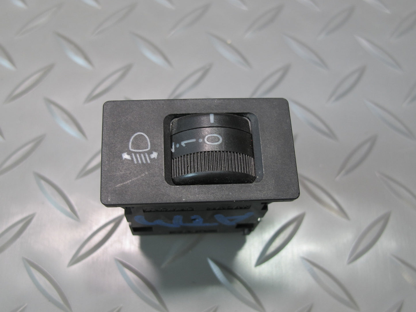 96-00 Toyota Cresta MARK2 JZX100 Headlight Lamp Height Switch OEM